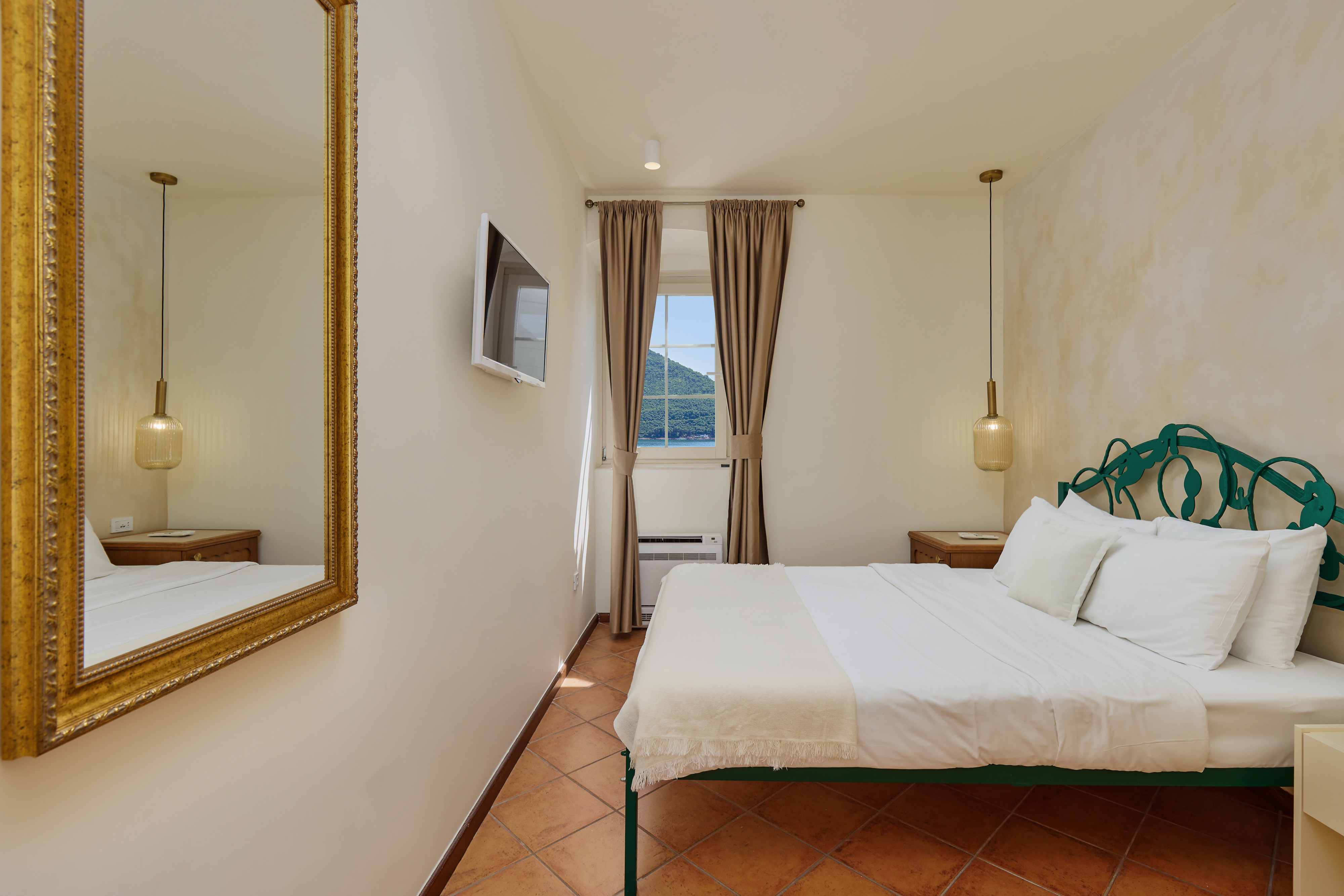 海景标准双人床房