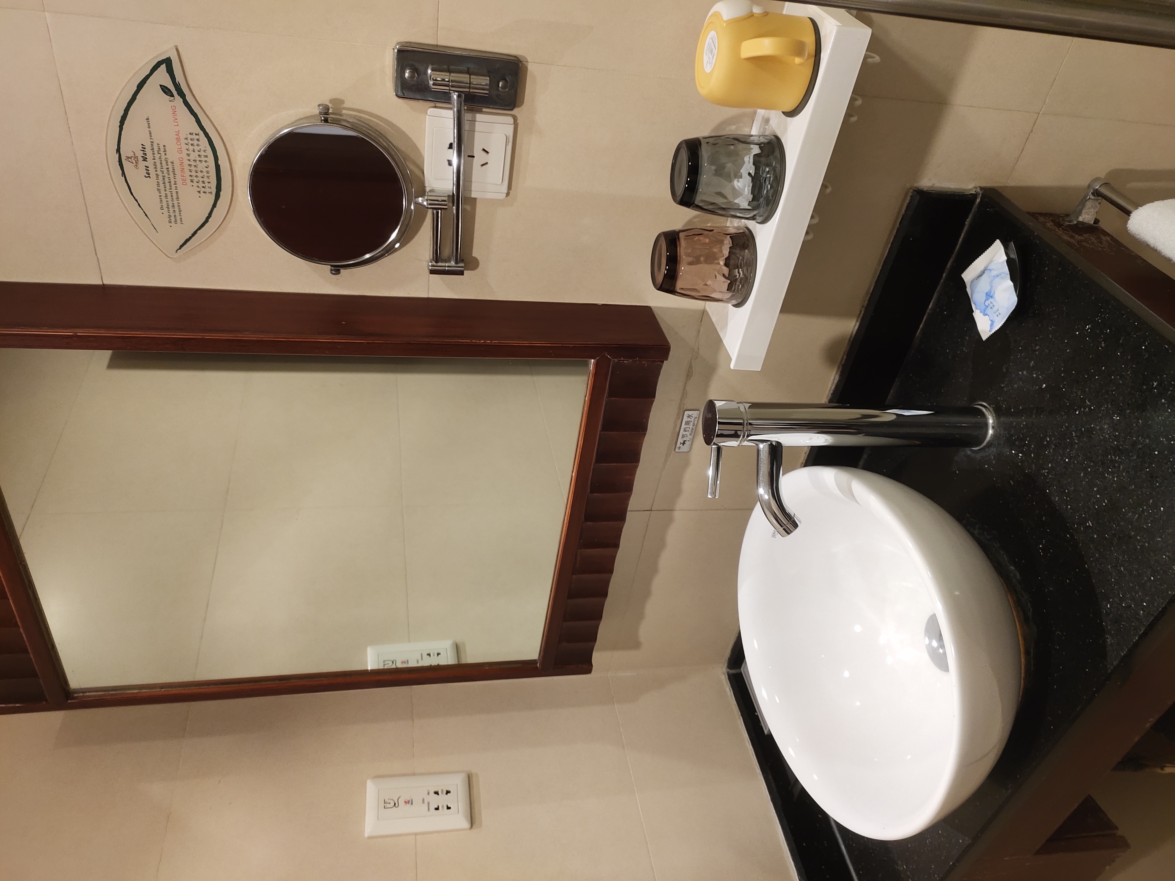 亲子房（鹅绒床被+小冰箱）