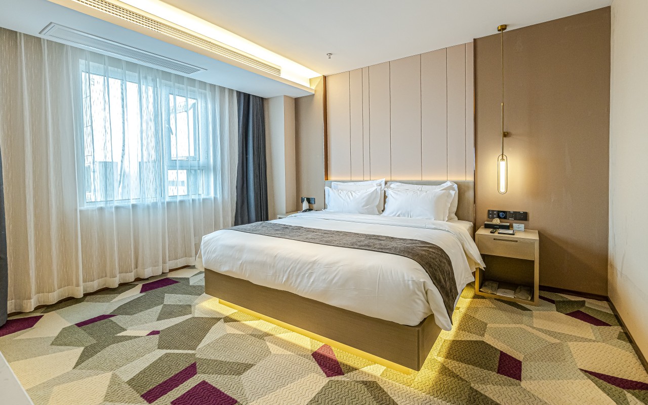 行政大床房（慕斯床垫+梦洁床品+全屋智控+电视投屏）