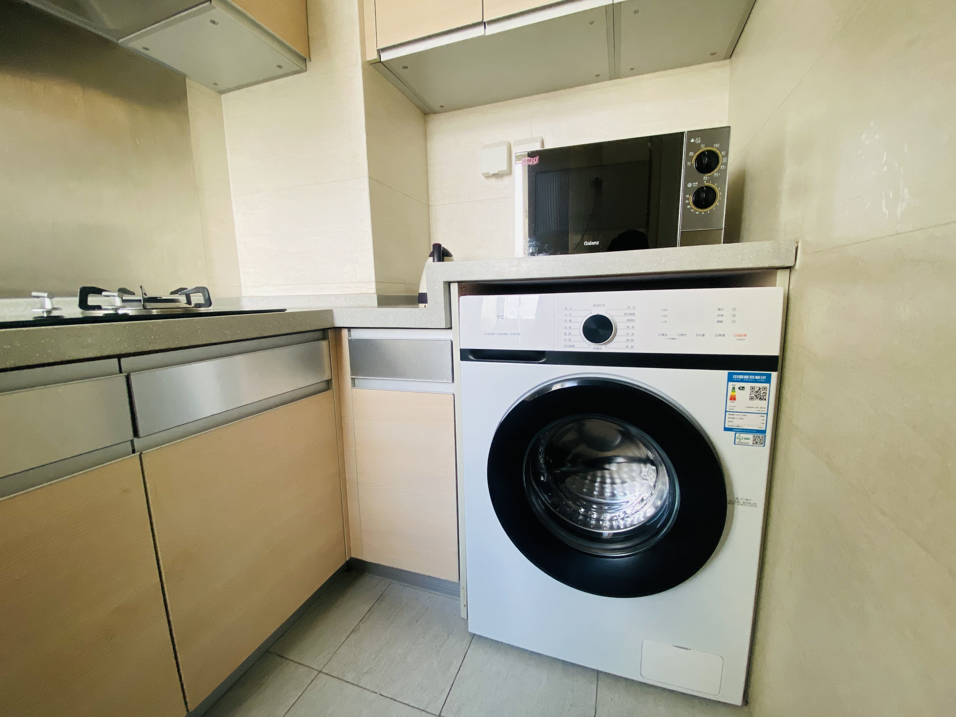 套一公寓（副楼+鹅绒床被+冰箱+微波炉+洗衣机）