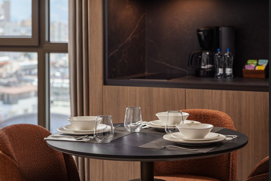 一卧室套房，大床，梳化床，城景，阳台