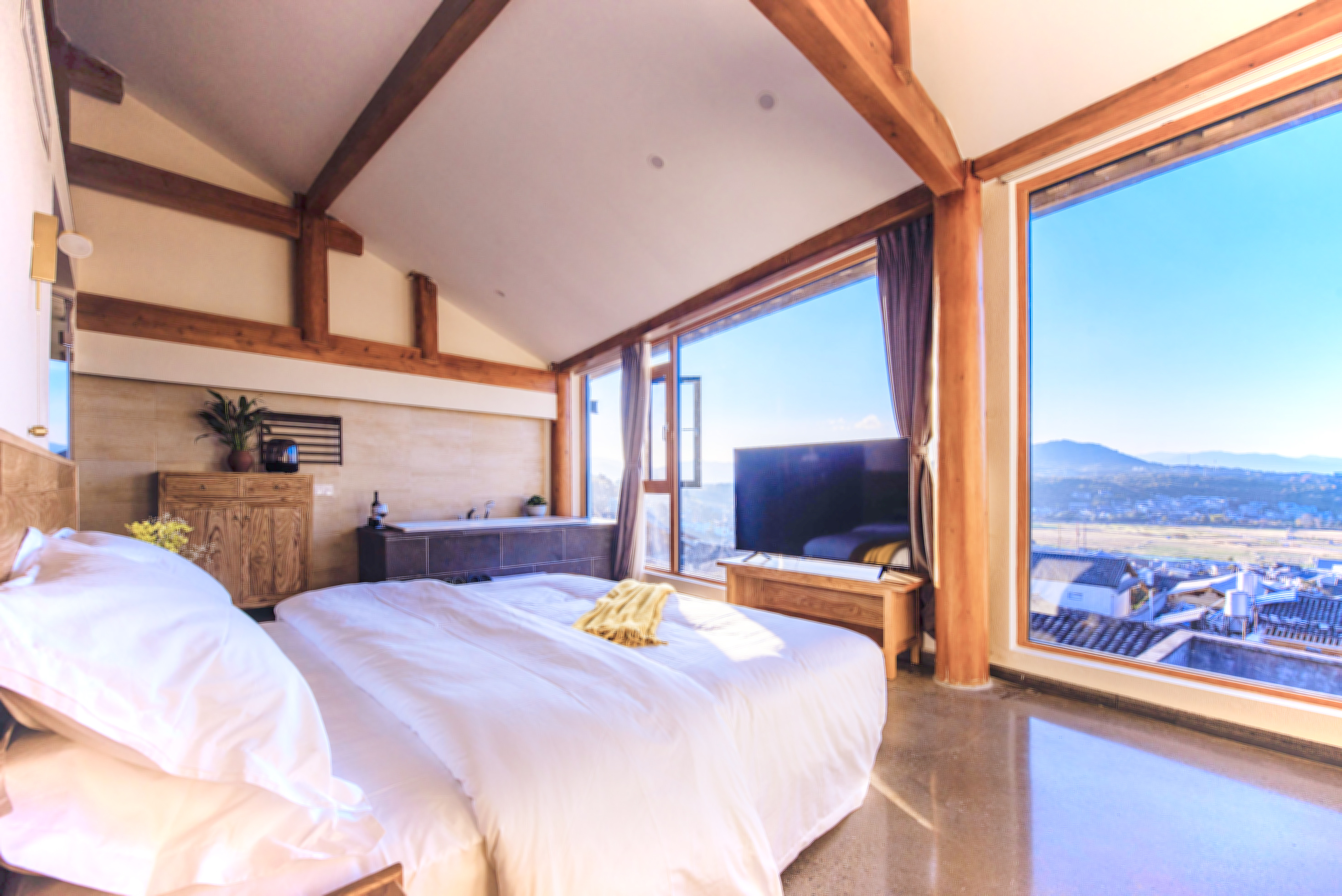 開雲·俯瞰古鎮全景複式套房「180°觀景·田野風光·金可兒舒睡床墊·電熱毛巾架·恆温花灑·原木傢俱」