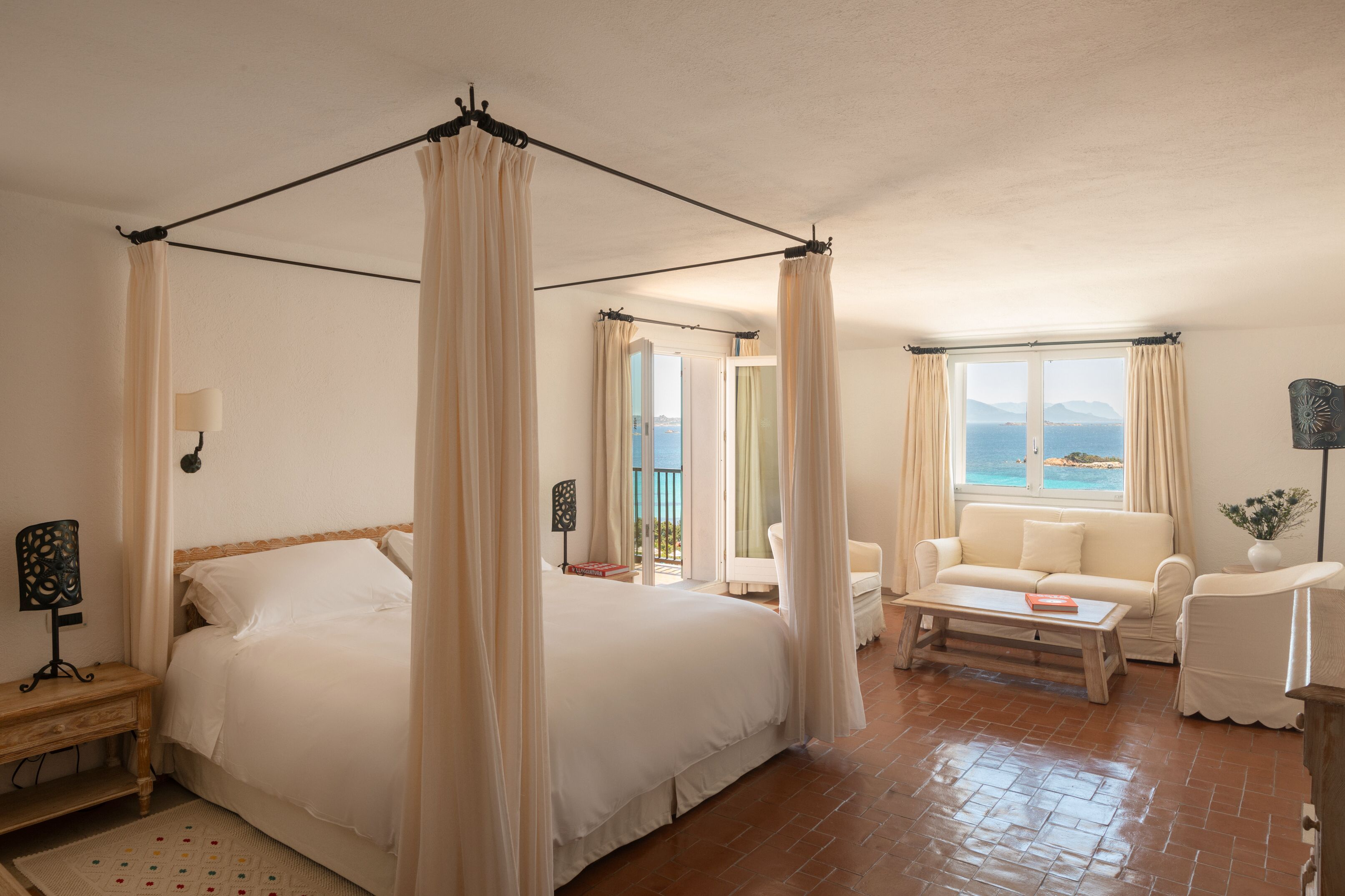 小型套房（带海景的）