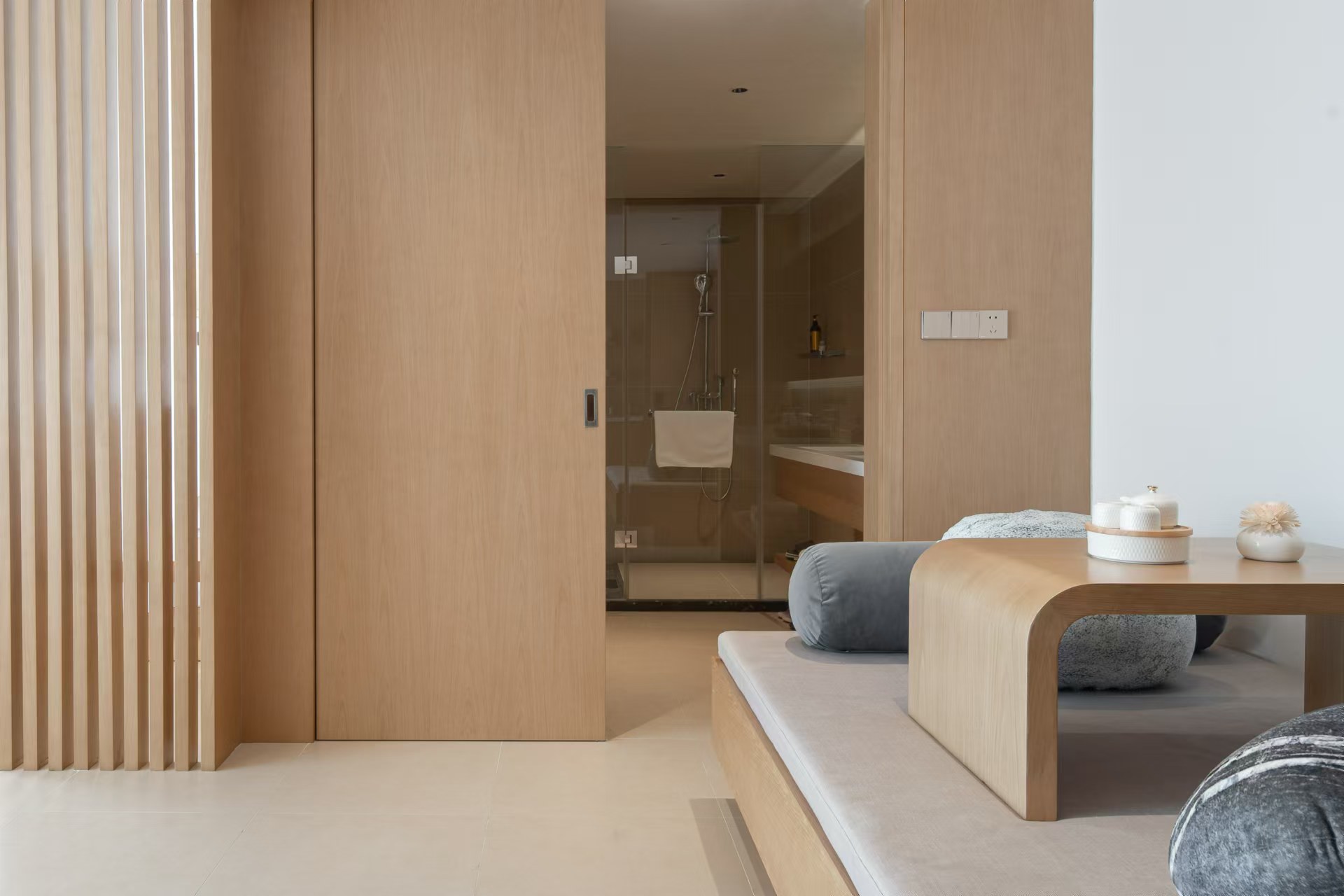 品茗欢享家庭套房（禅意观景茶桌+阳台休闲赏景+迷你冰箱+智能马桶）