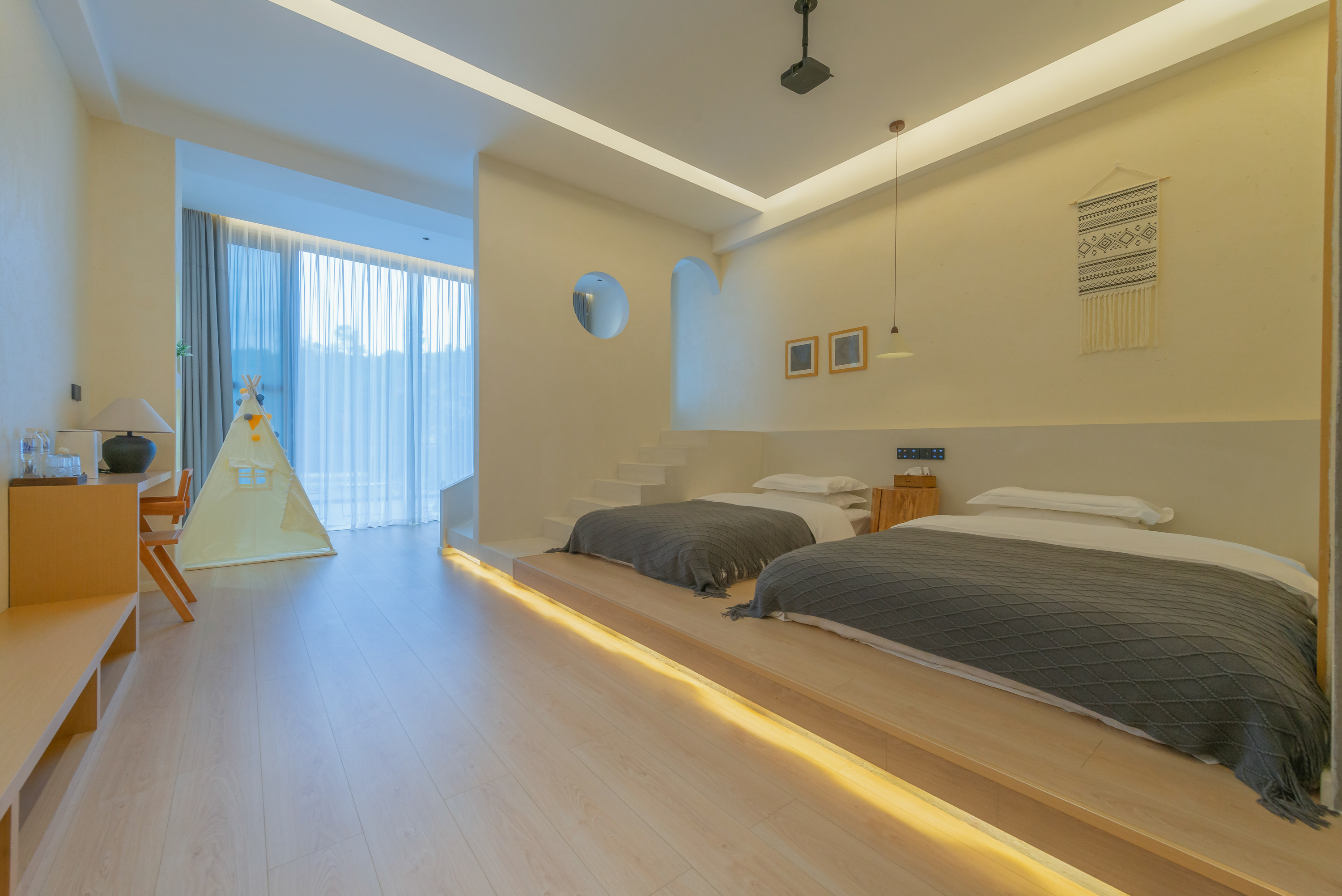 Bifengxia Lanshan Designer Homestay Muyang Cozy Cinema Family Room