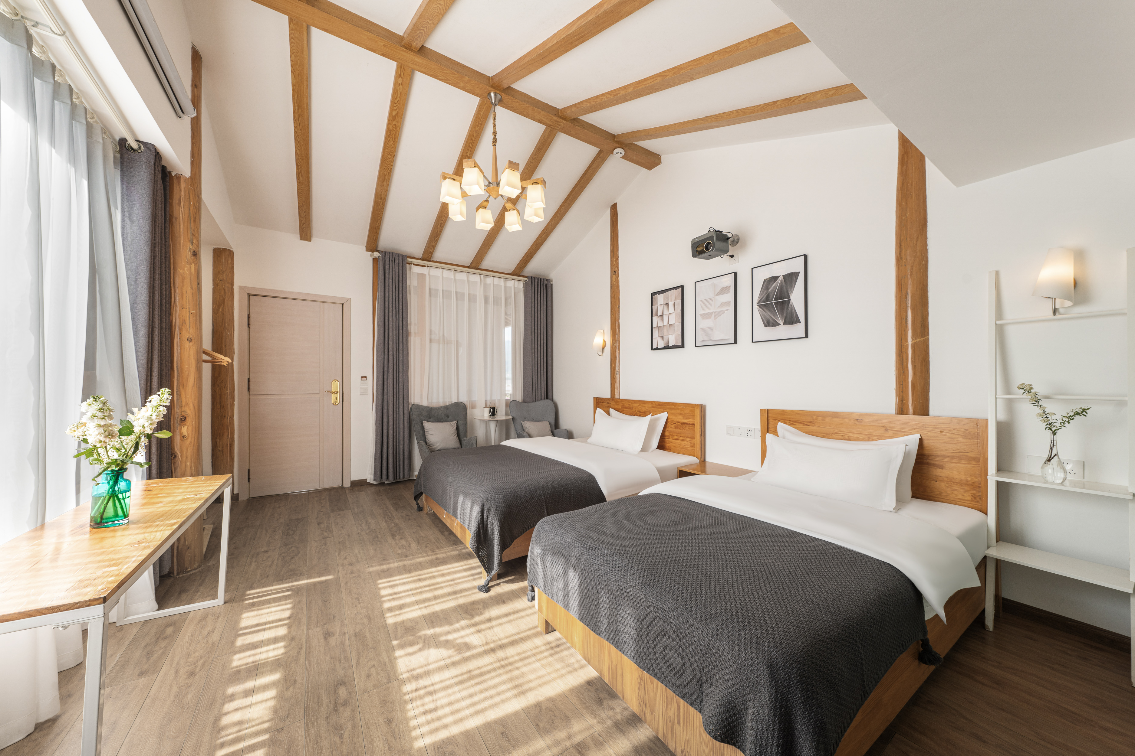 輕奢觀景家庭房