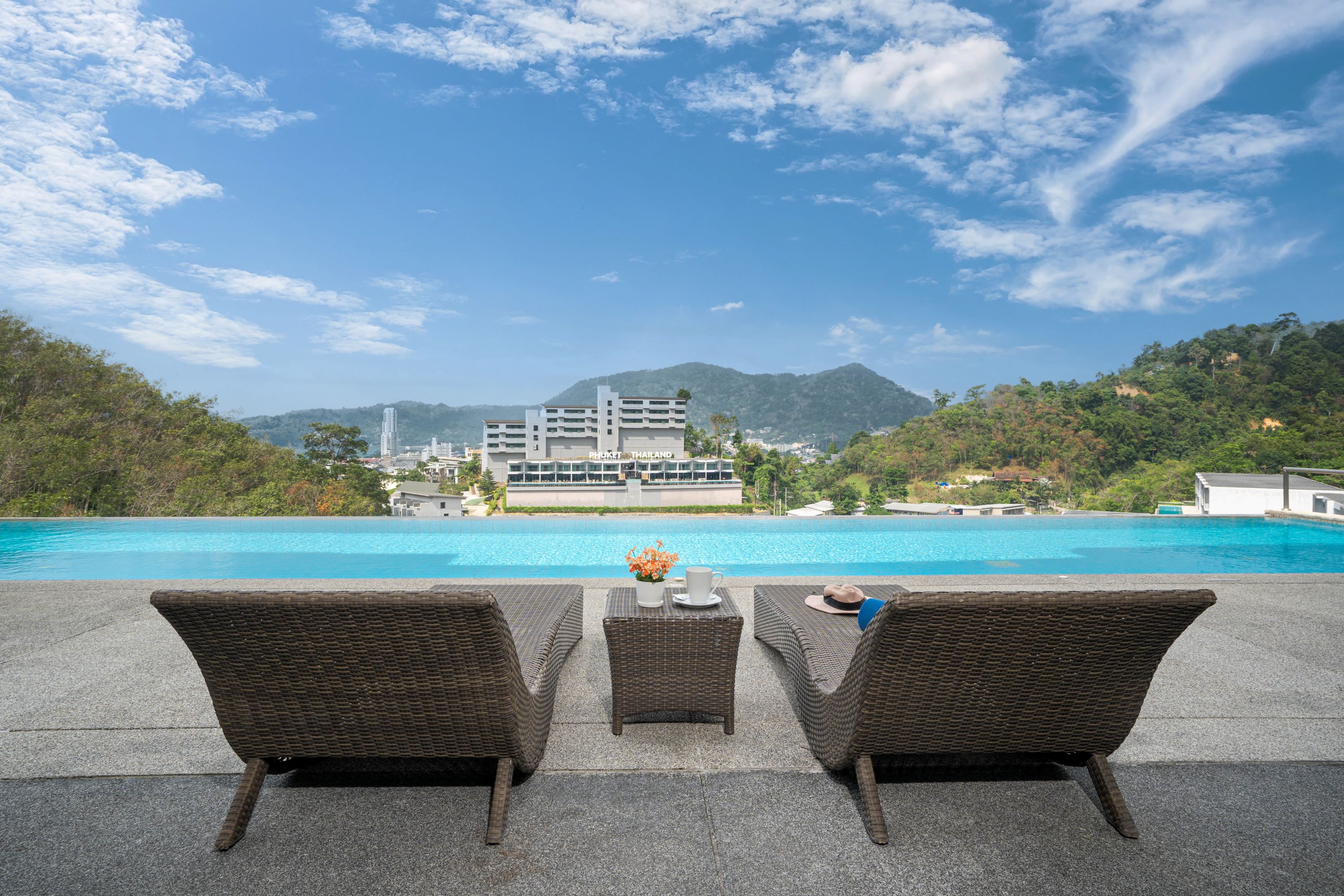 一卧室套房（可通泳池）