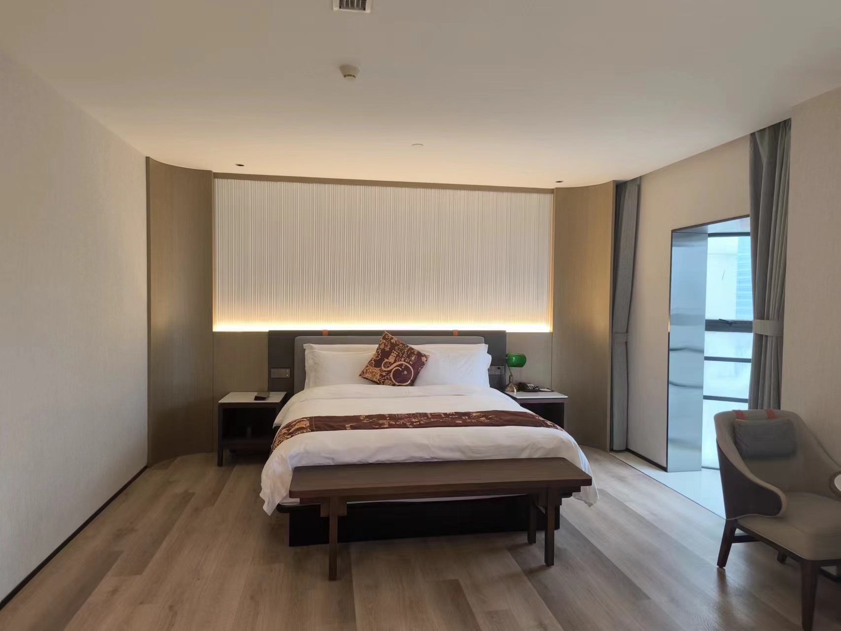 嘉廷特色套房（斯林百兰床垫）