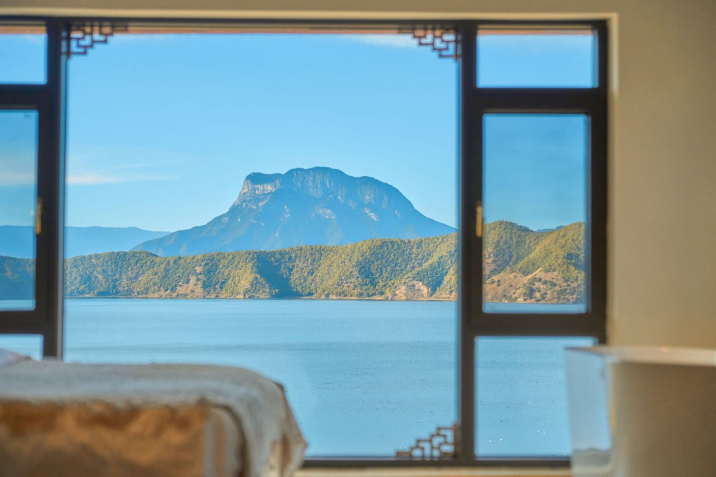 无敌湖景复式双床套房-晨雾美景-洗衣机-地暖-日落晚霞