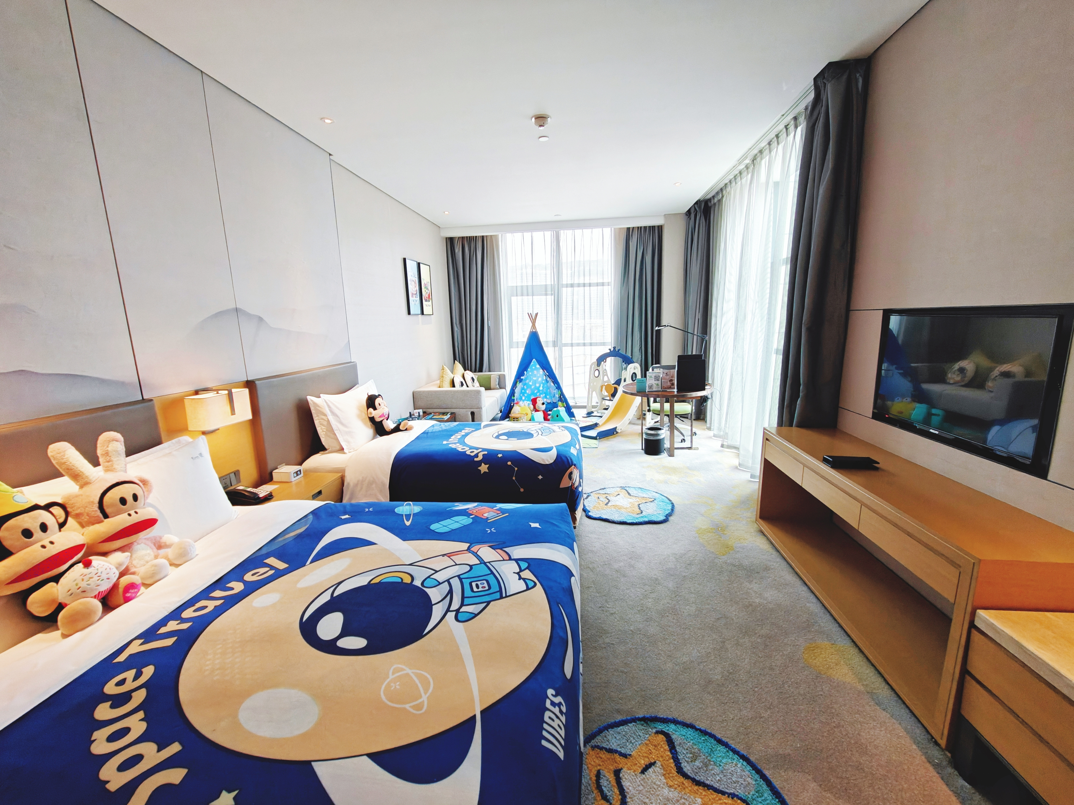 假日欢乐亲子家庭房