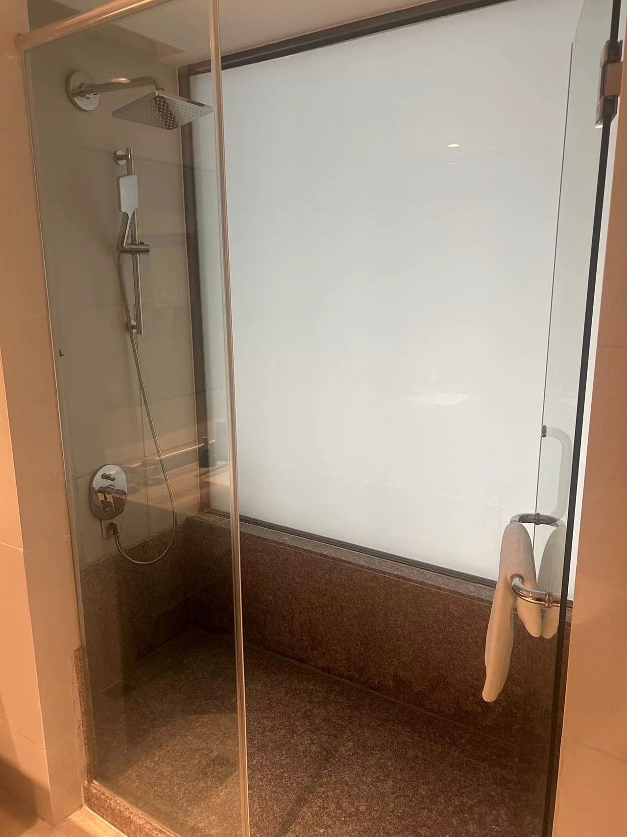 豪华低敏大床房（斯林百兰床垫）