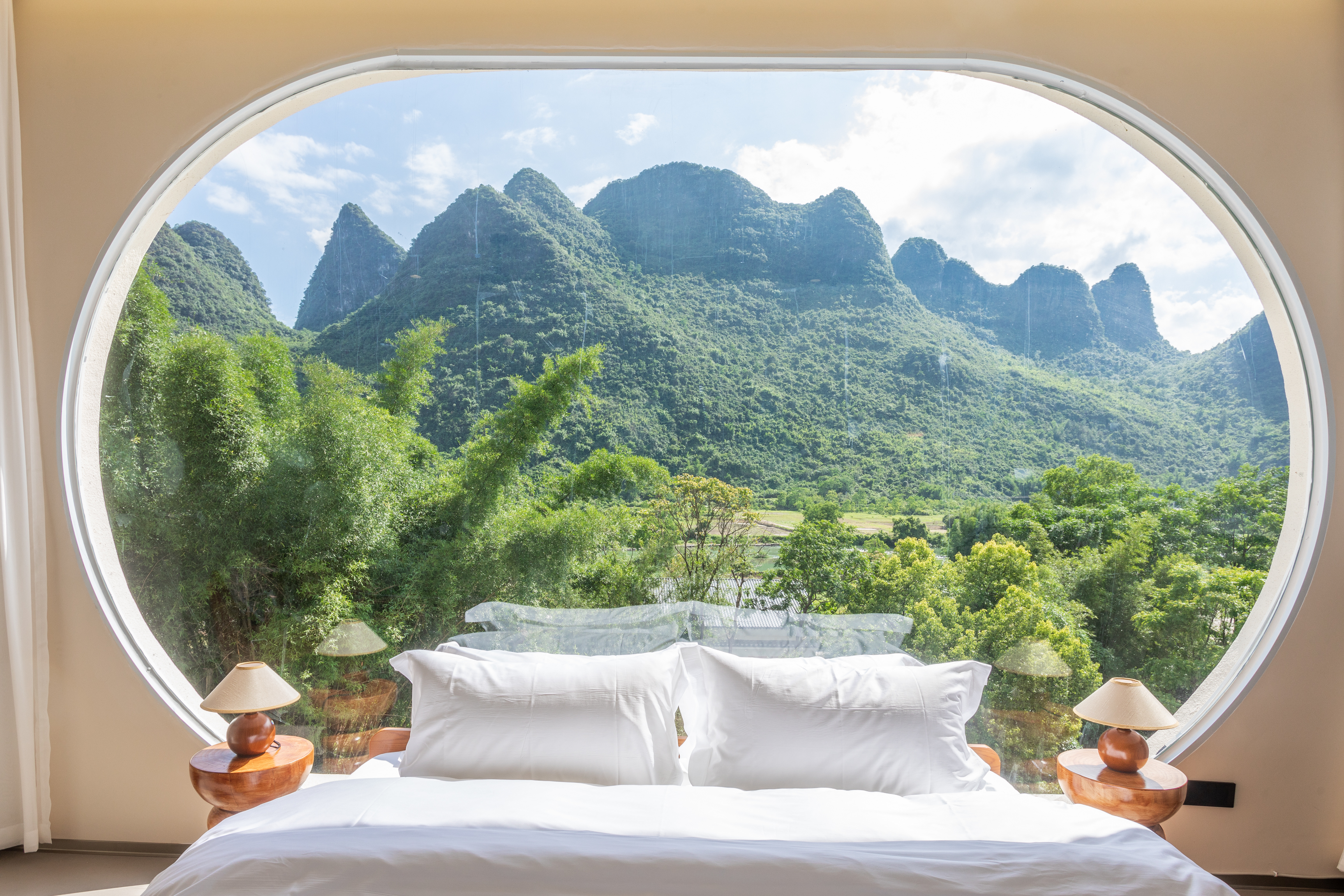 原野·长空·山水景观浴缸豪华大床房