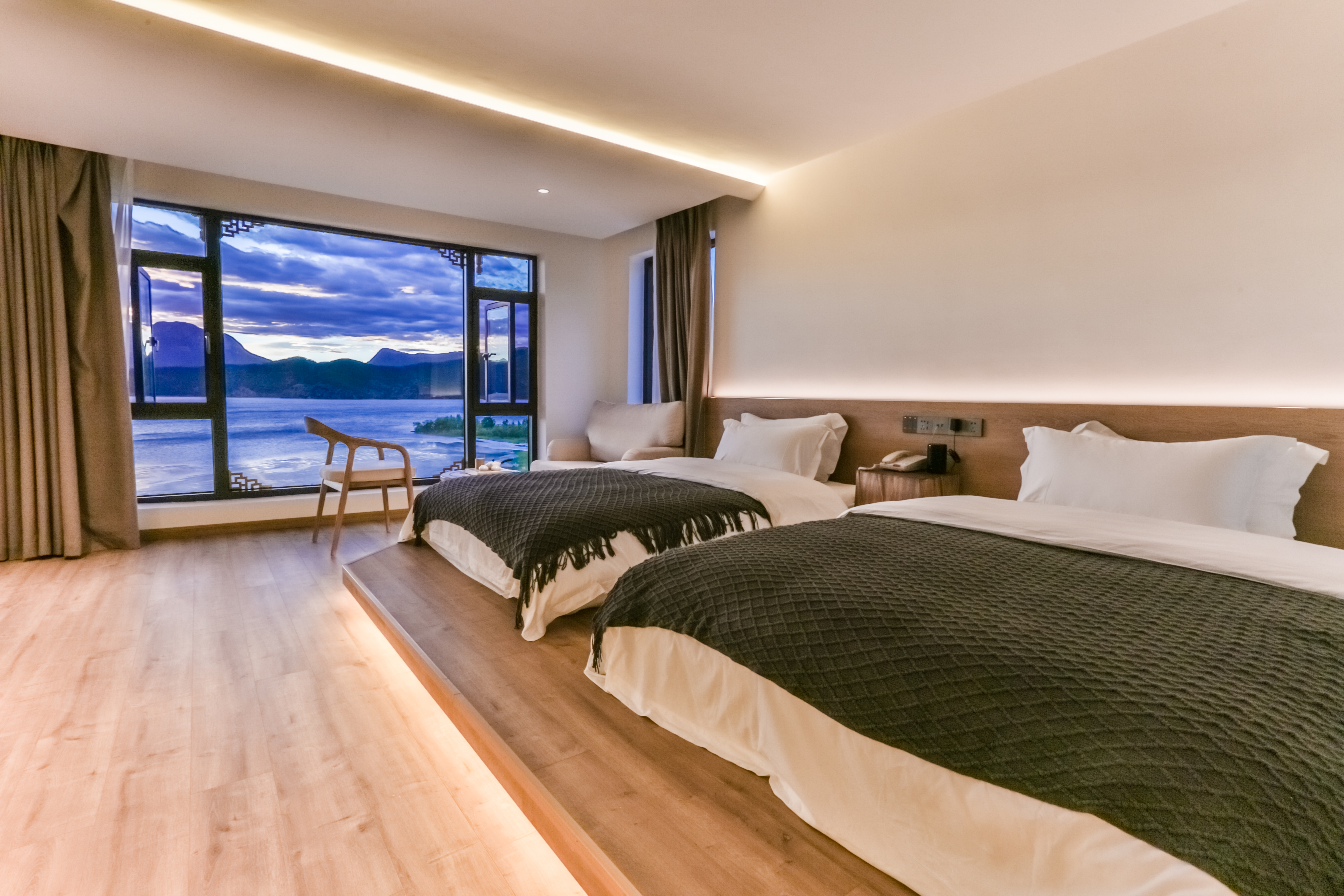 无敌湖景榻榻米双床房-地暖-洗衣机-晨雾美景-日落晚霞