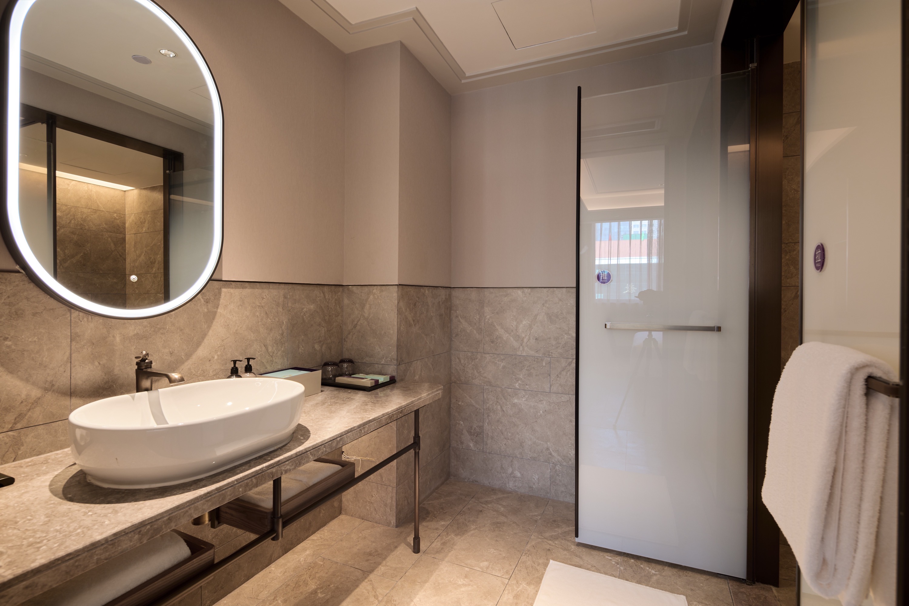 嘉宾套房（双衞双区.独立衣帽间）