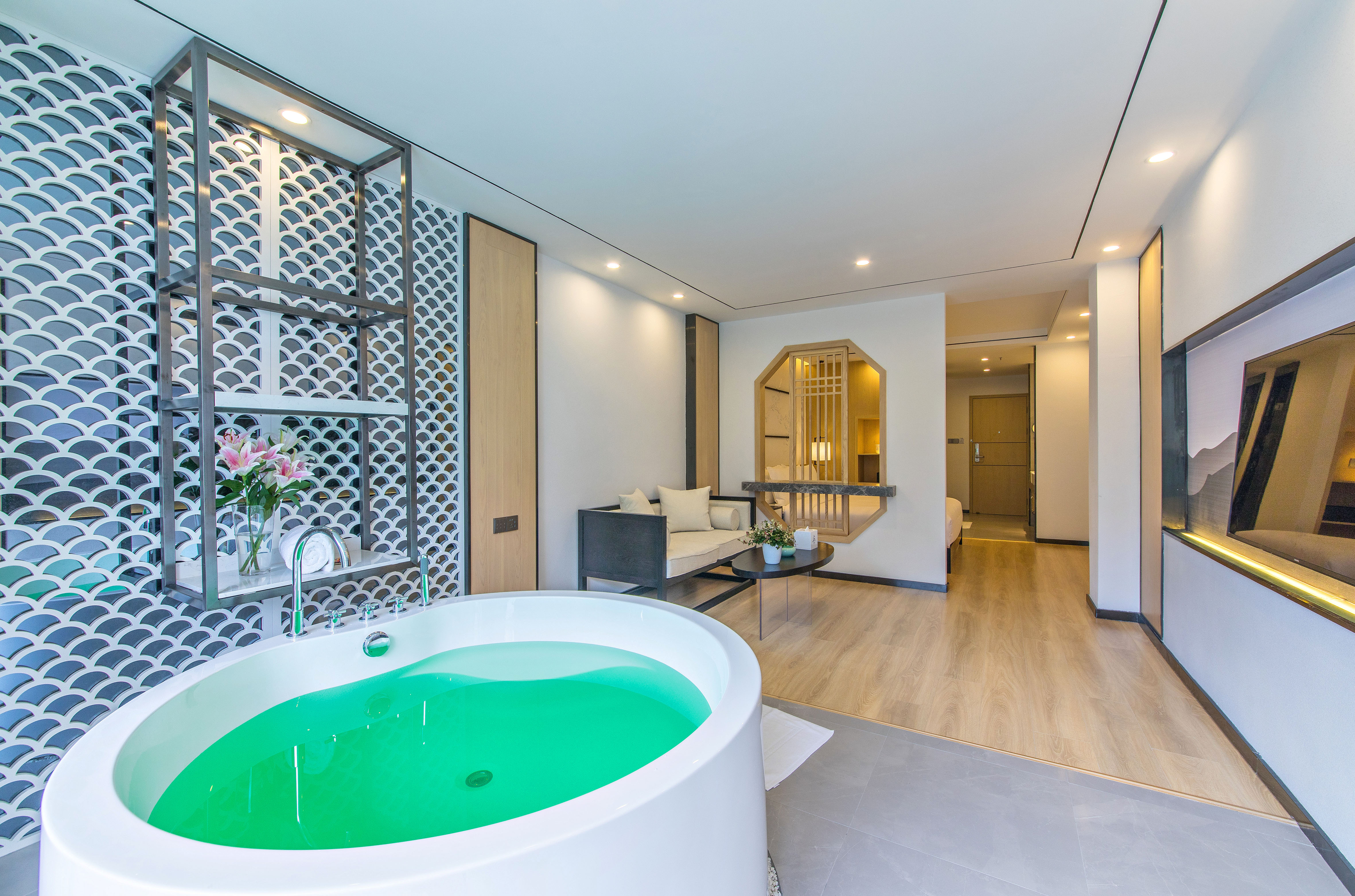 Shanshui Suite With Scenic Balcony And Scenic Round Tub