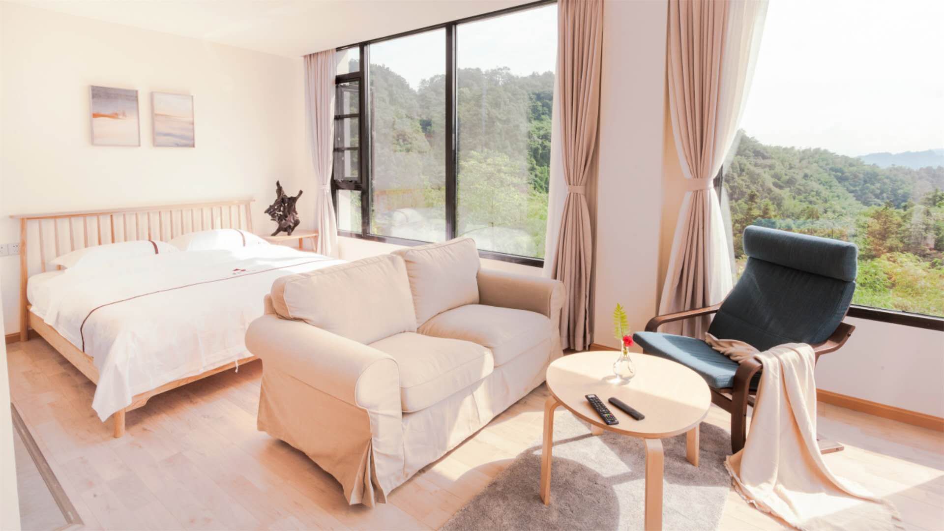 Firefly Sunrise Scenic Room