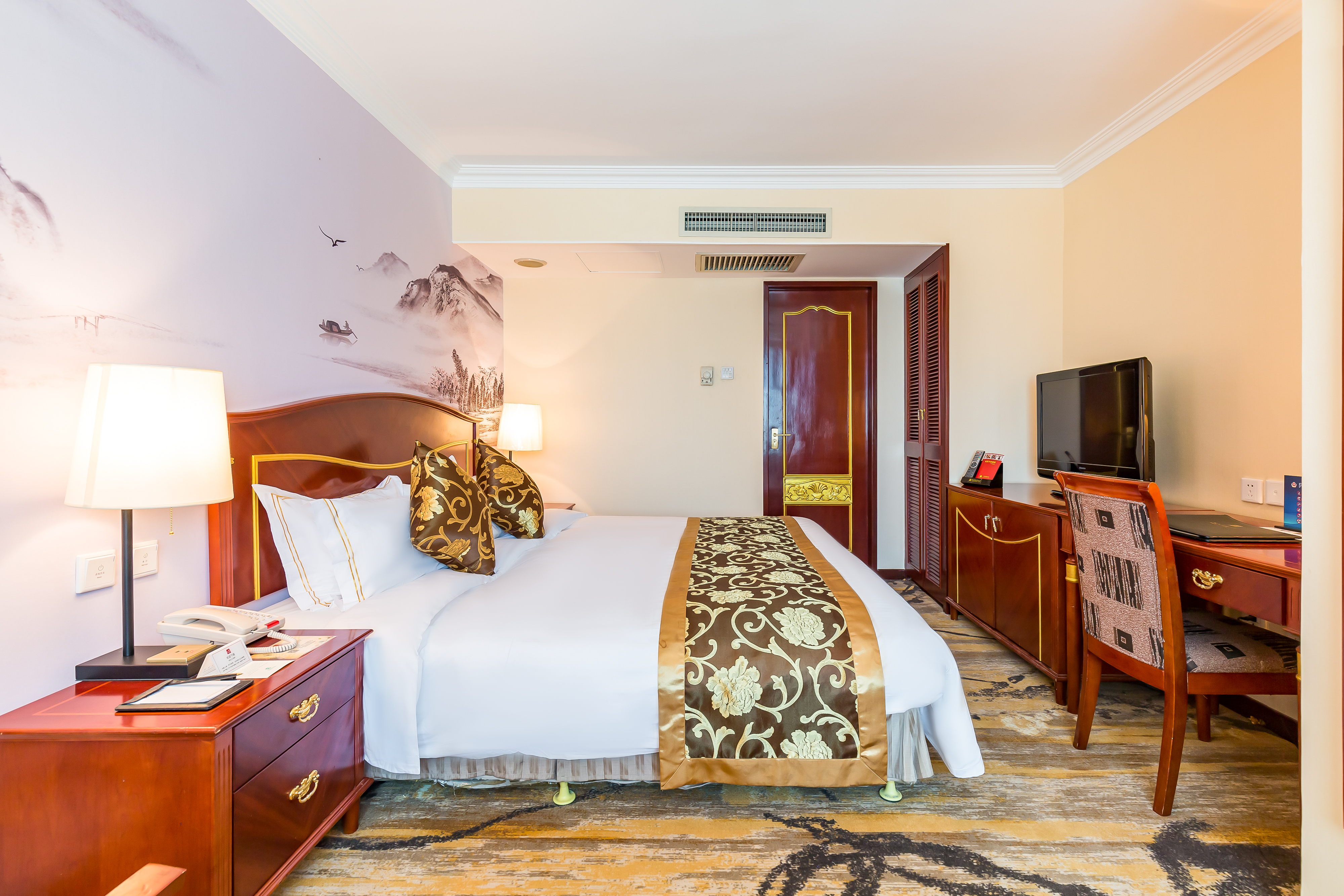 诗情画意大床房