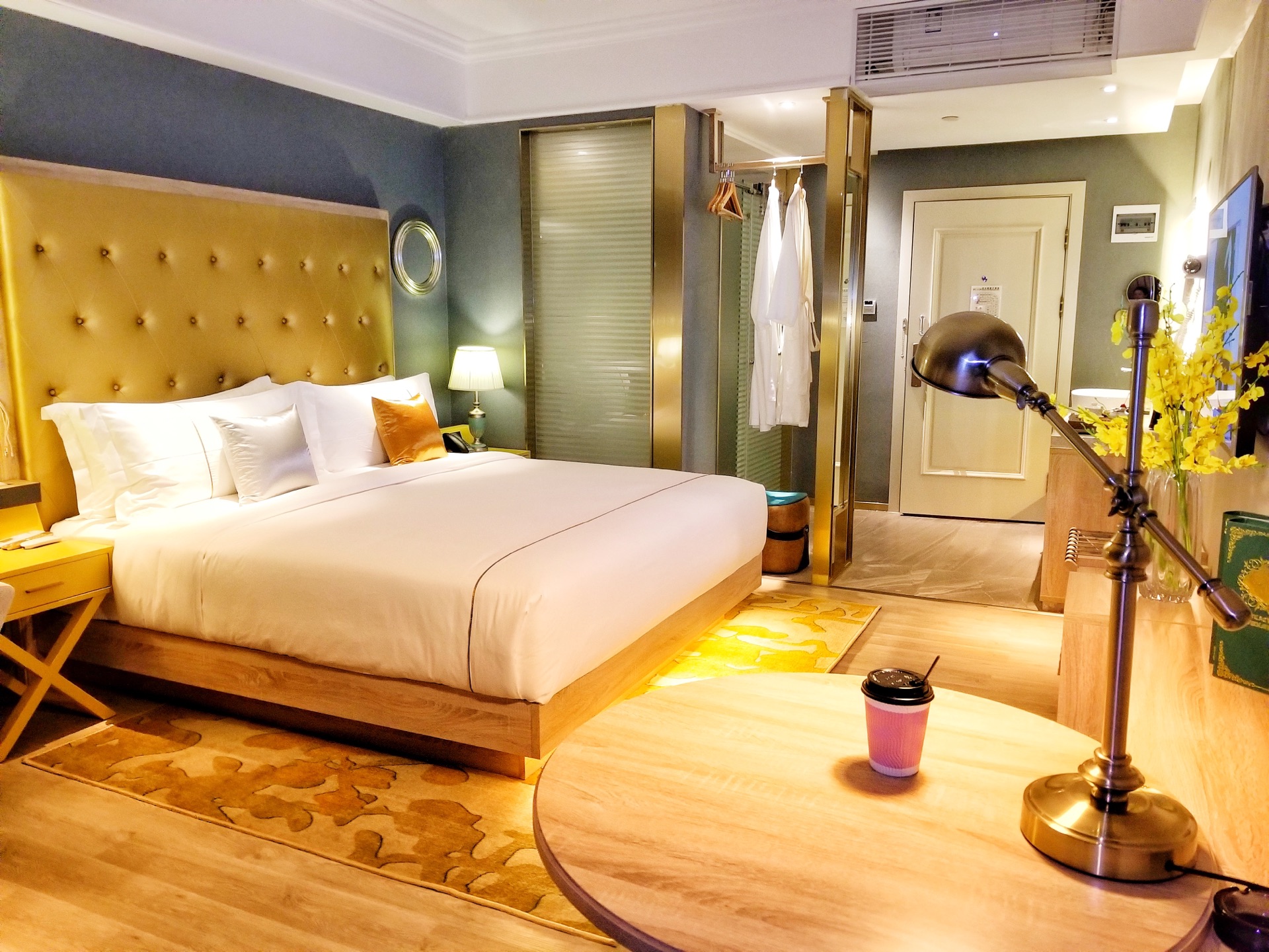 豪华城景大床房【舒适浴袍+落地窗+安睡床品】