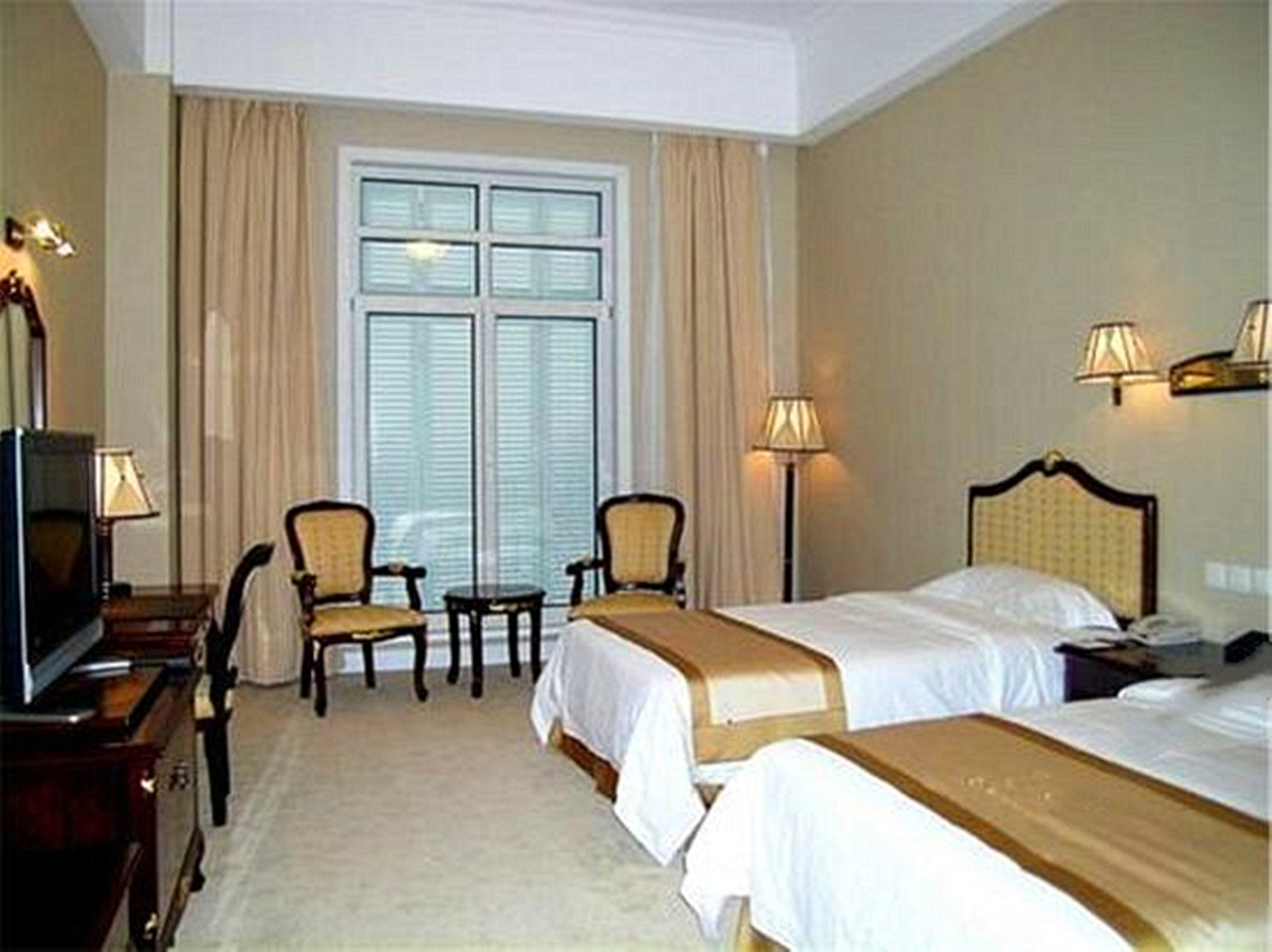 欧式复古城市景观双床房