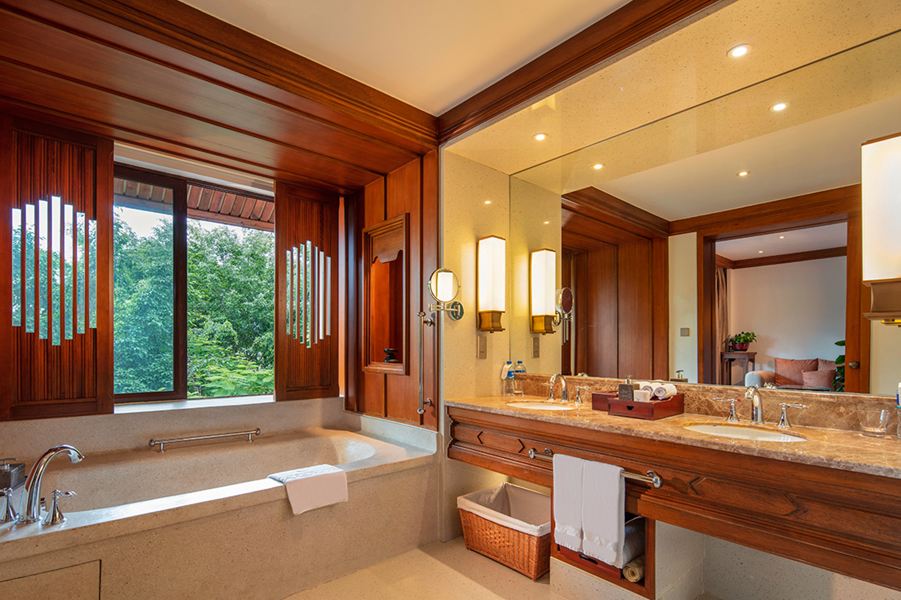 豪华园景大床房