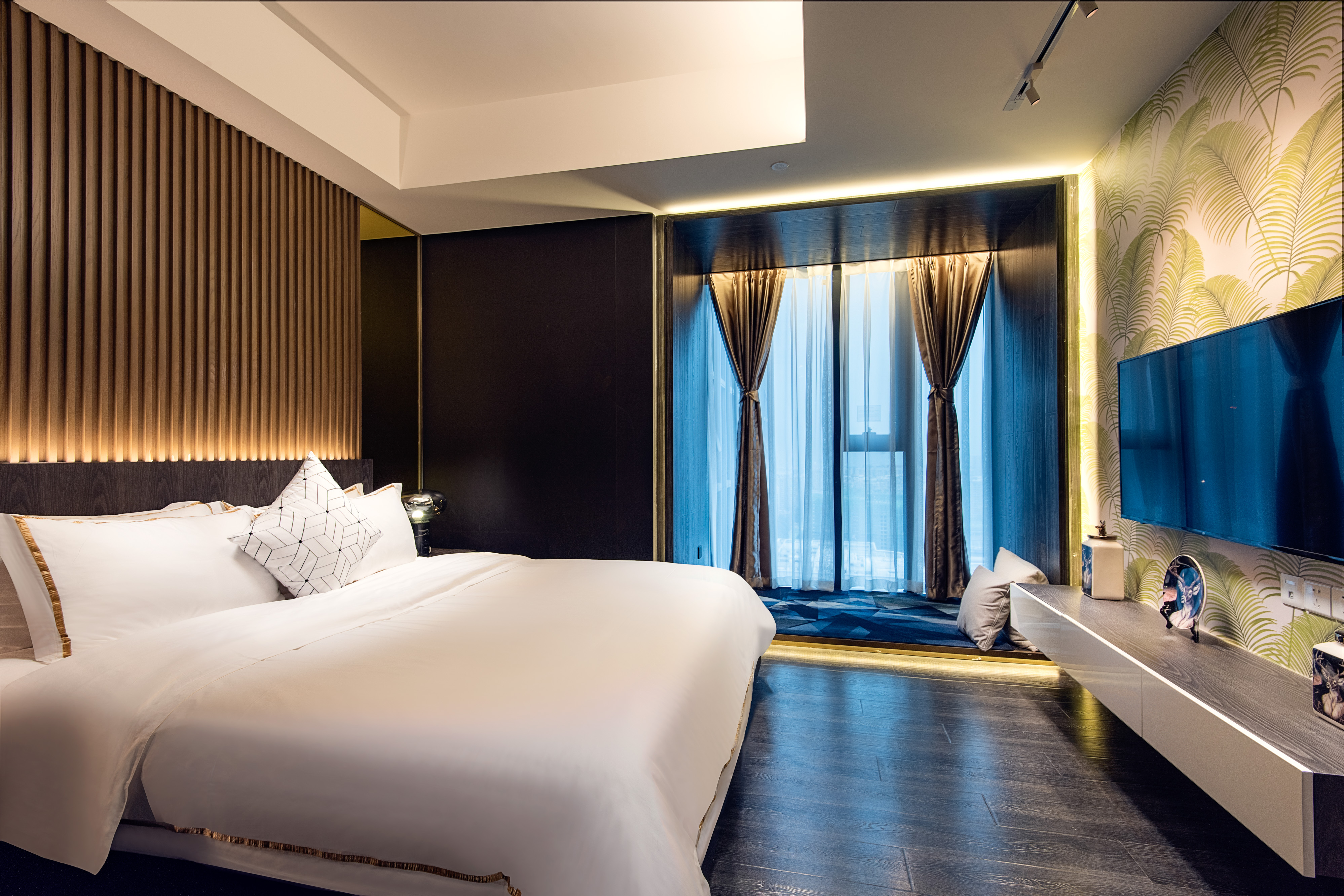 尊享双卧套房（洗衣机+熨衣设备+咖 啡机）