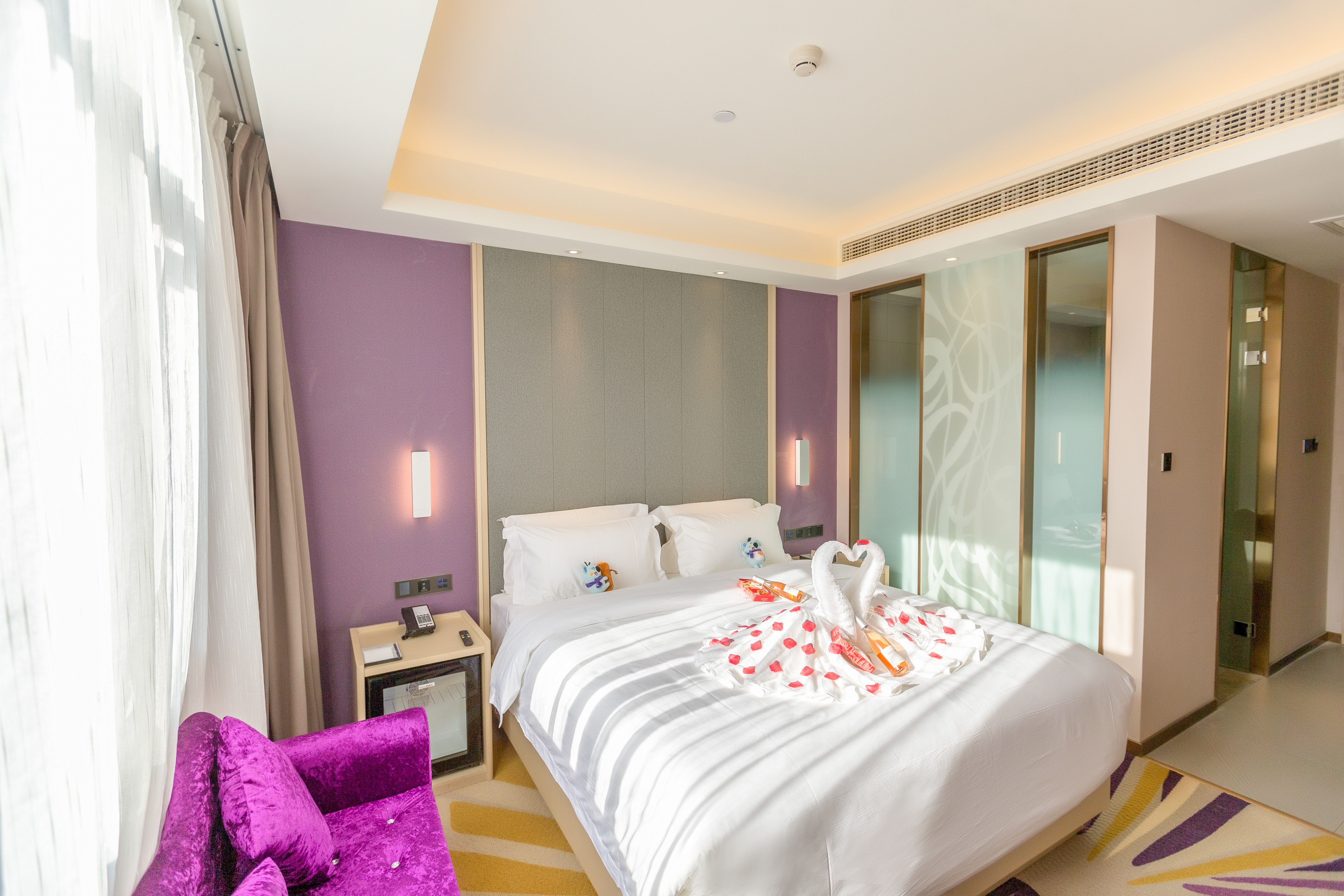 浪漫优享房（慕思床垫+电视投屏+智能客控+小冰箱）