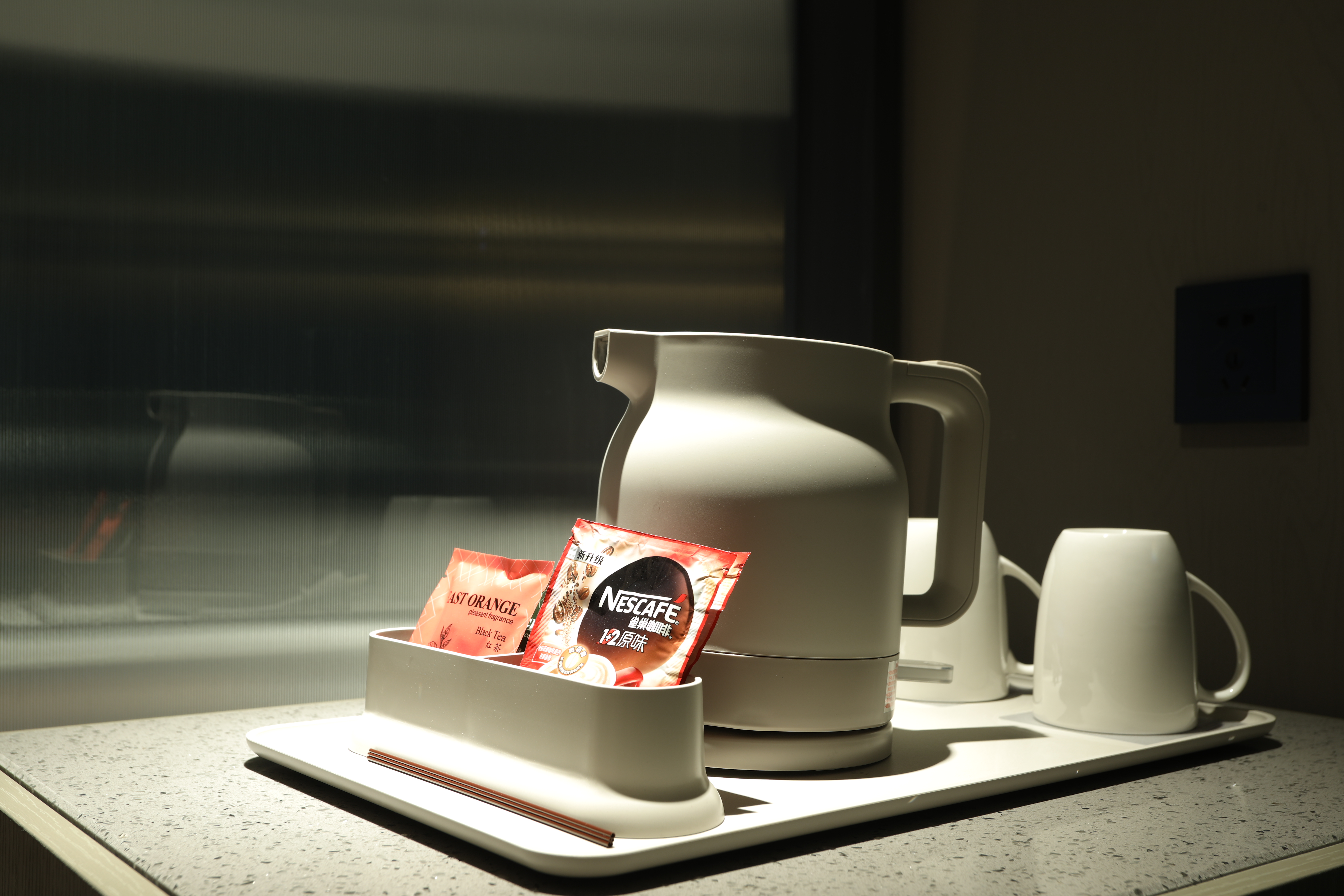 Guestroom (King Bed) (Fridge)1