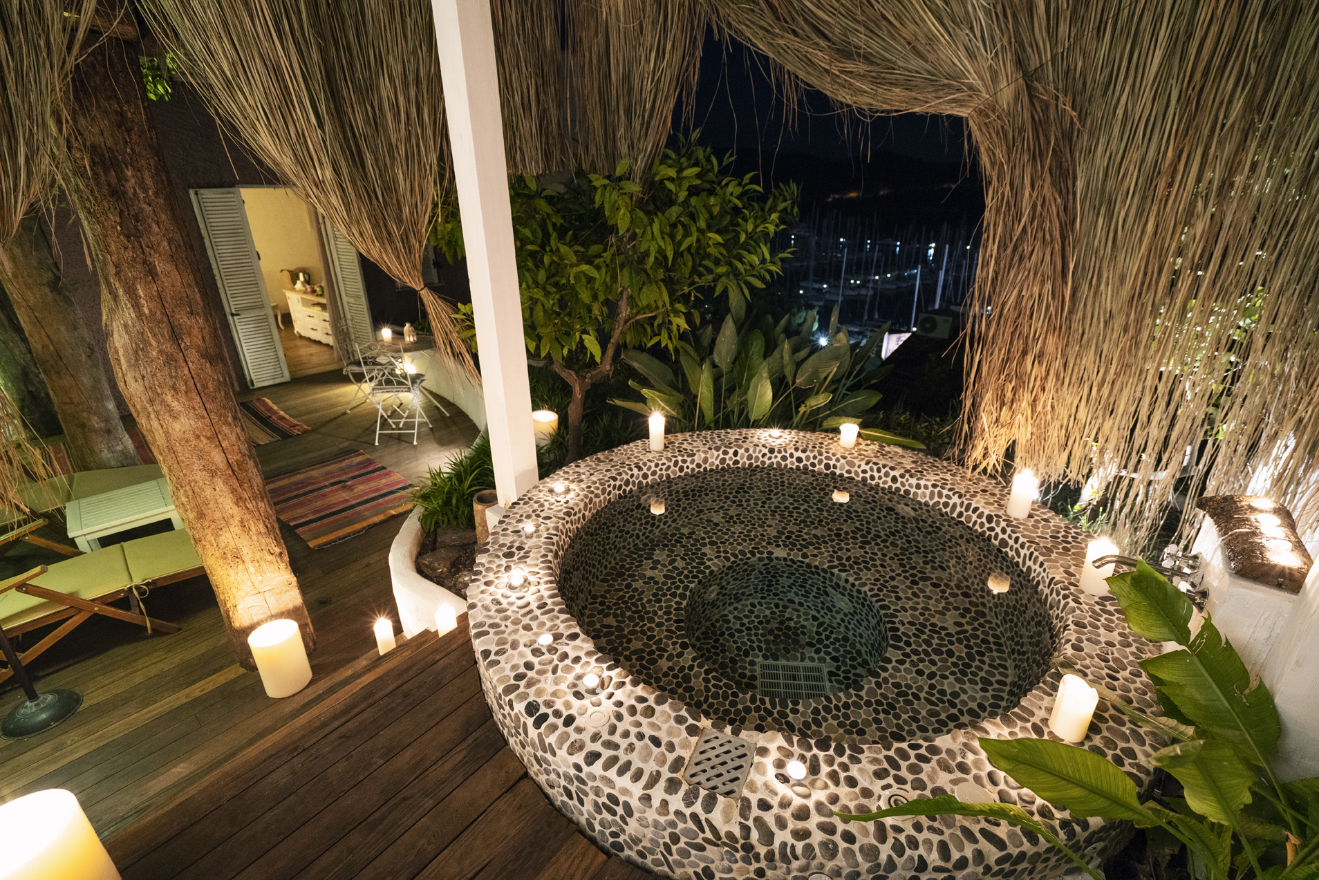 海景豪华套房（带按摩浴缸）