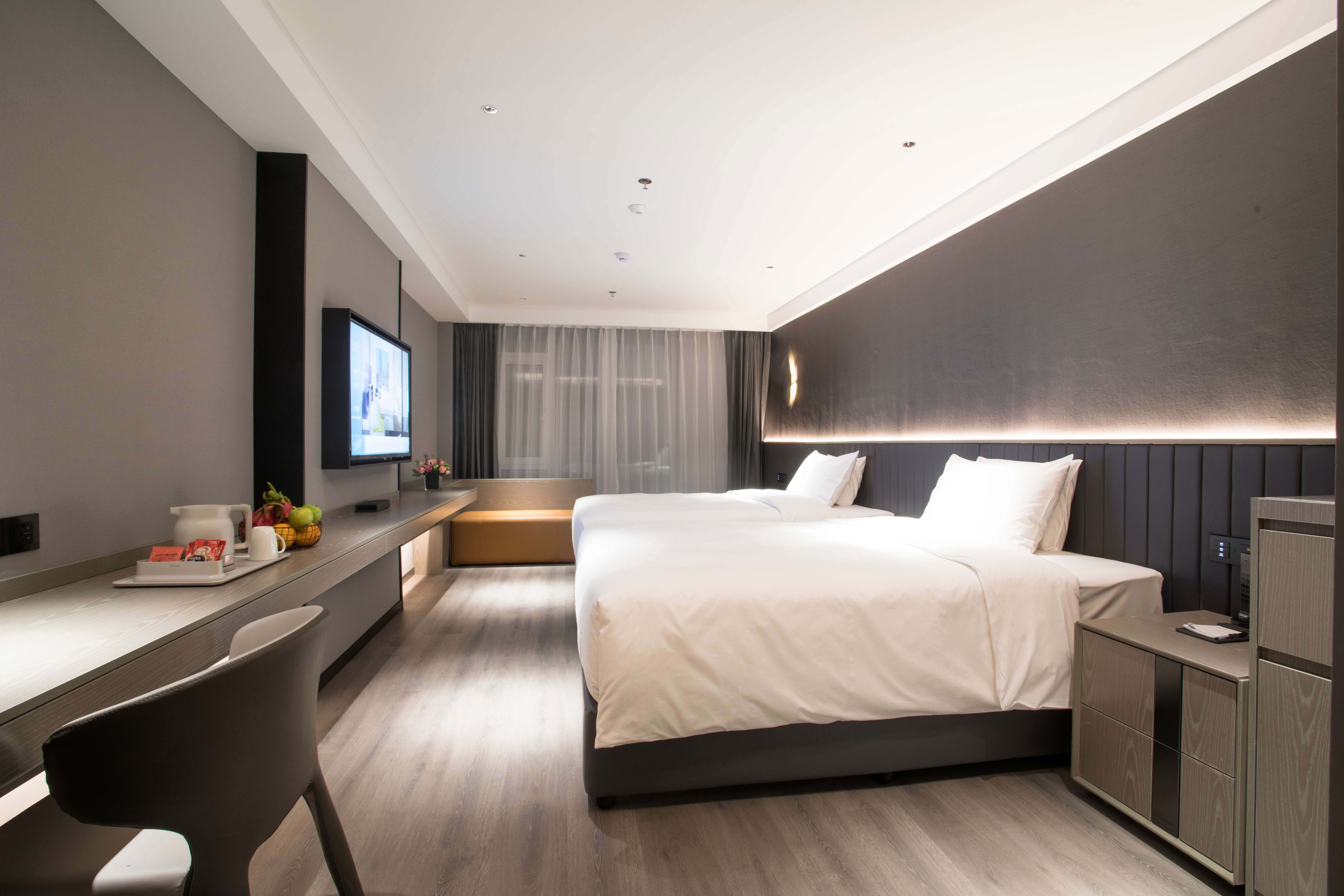 Guestroom (2 Beds) (Window)