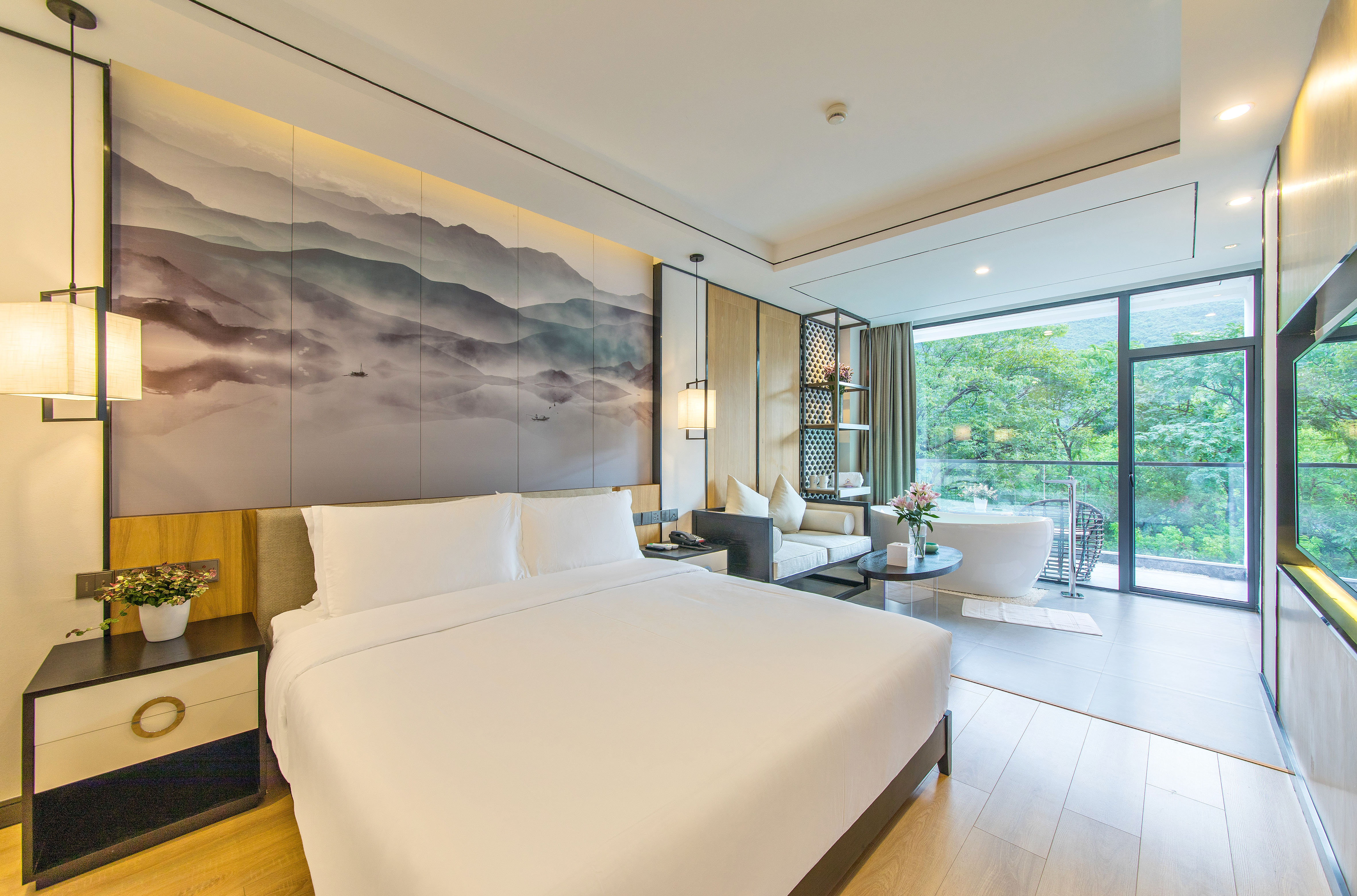 Pastoral Double Bed Room With Scenic Balcony And Scenic Tub