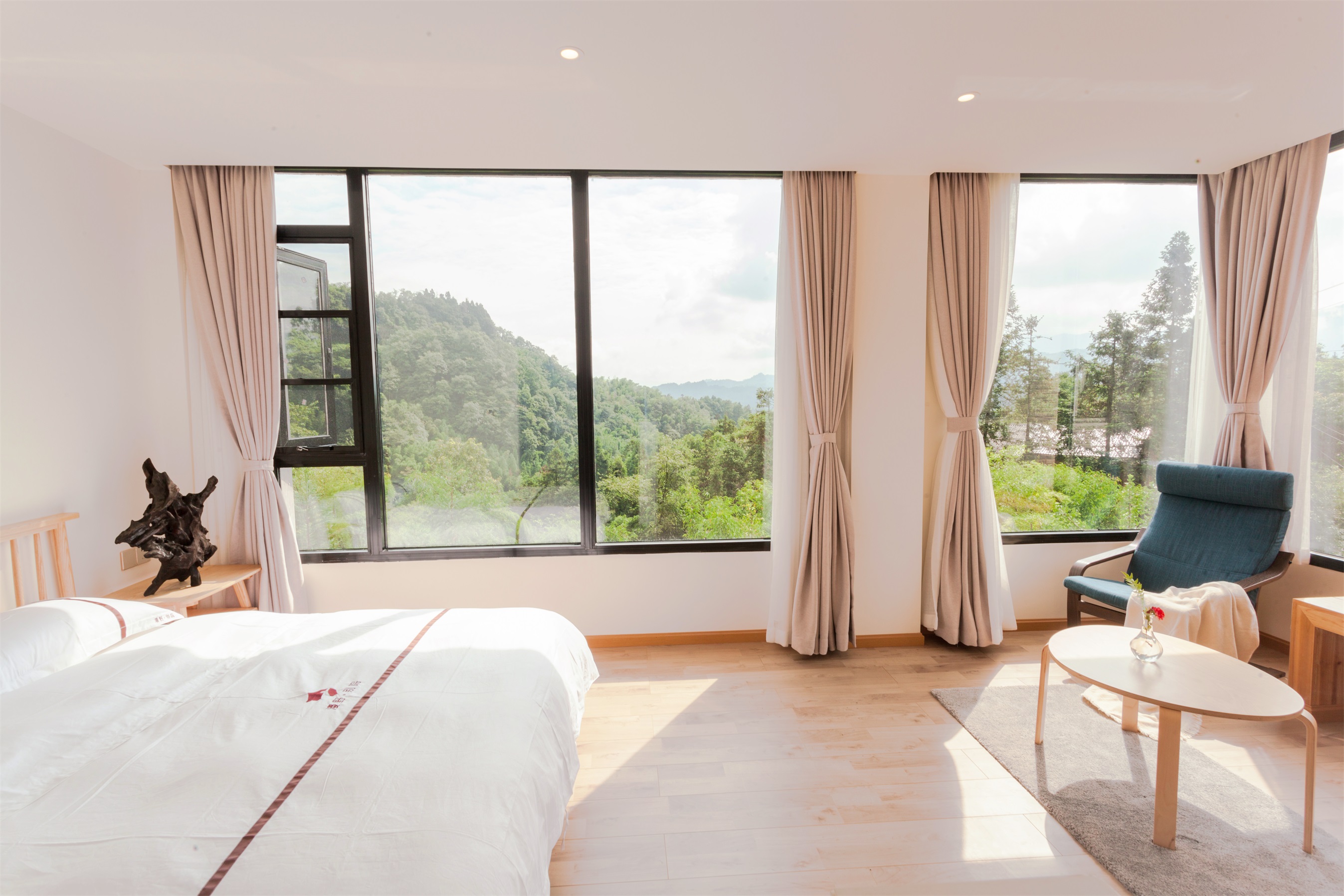 Firefly Sunrise Scenic Room