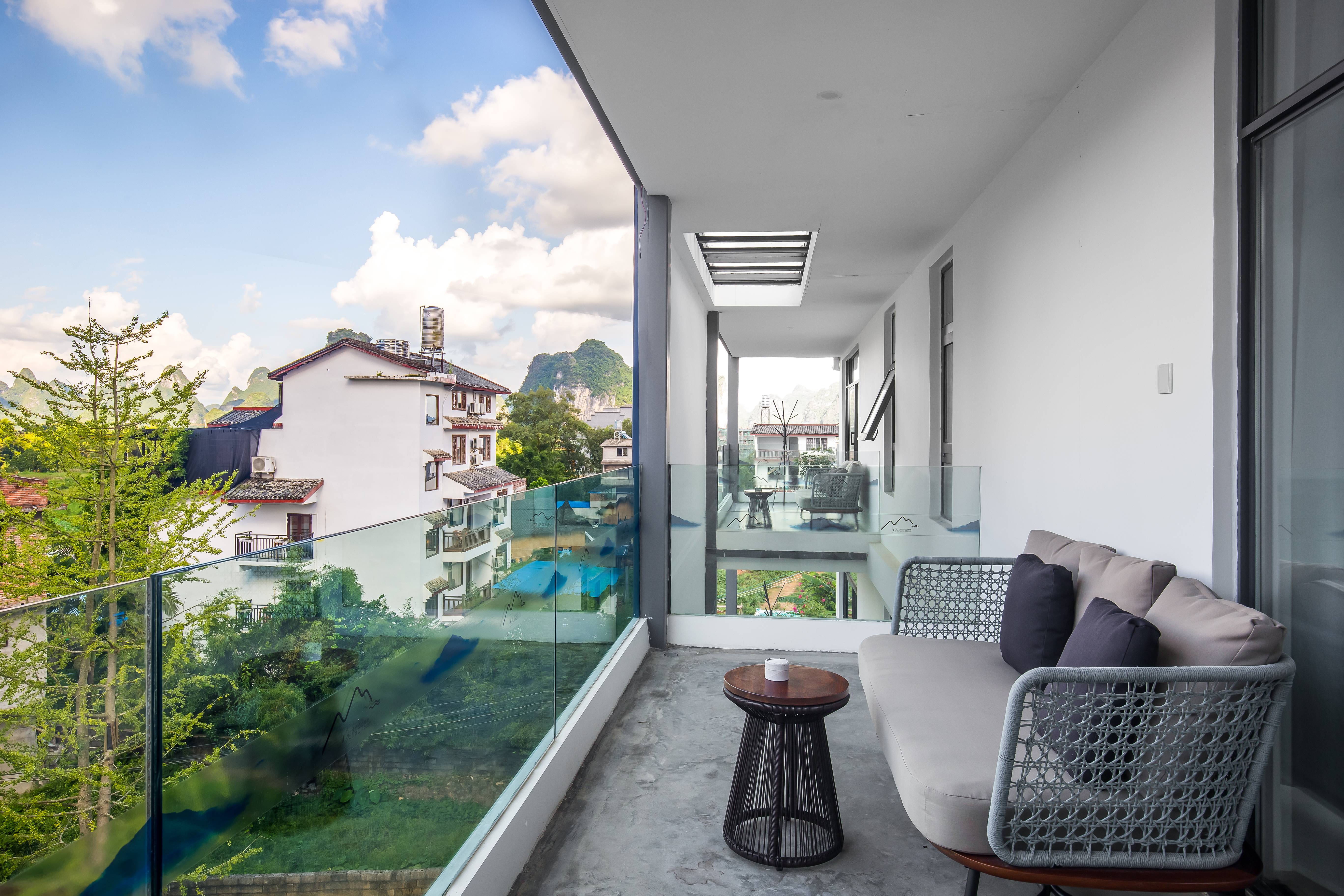 Poetic 180 ° Deluxe Balcony Double Bed