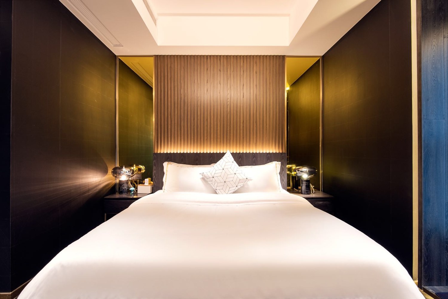 尊享双卧套房（洗衣机+熨衣设备+咖 啡机）