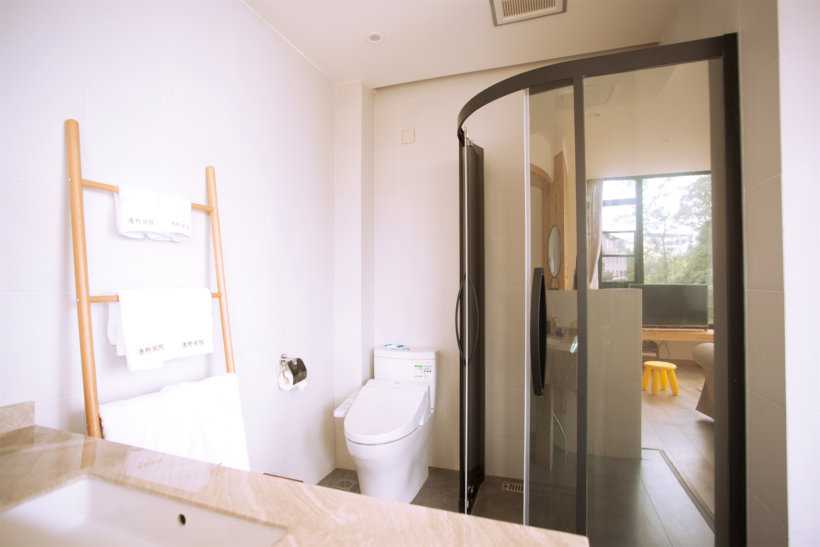 Firefly Sunrise Scenic Room