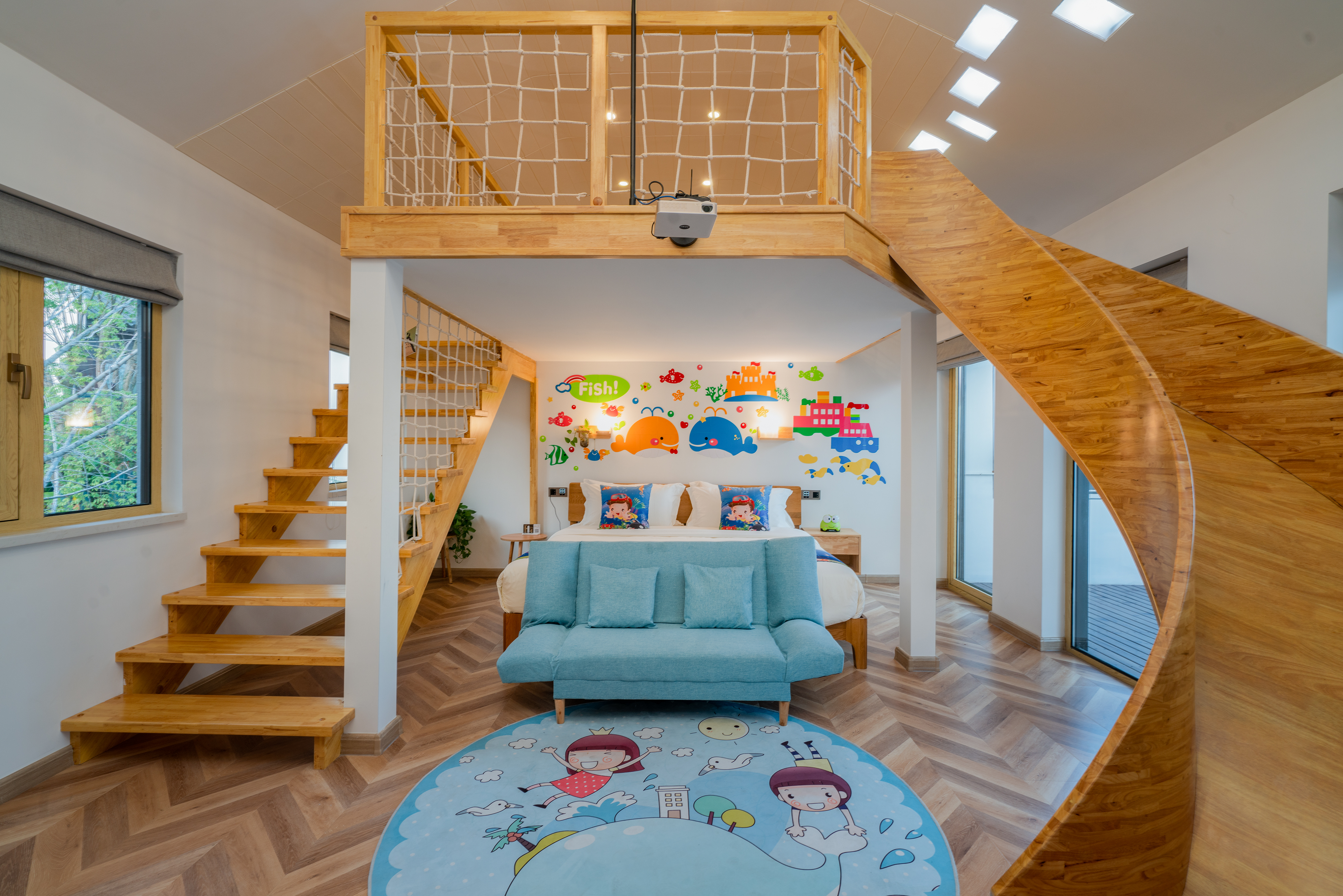 Family Friendly Room (Slide)