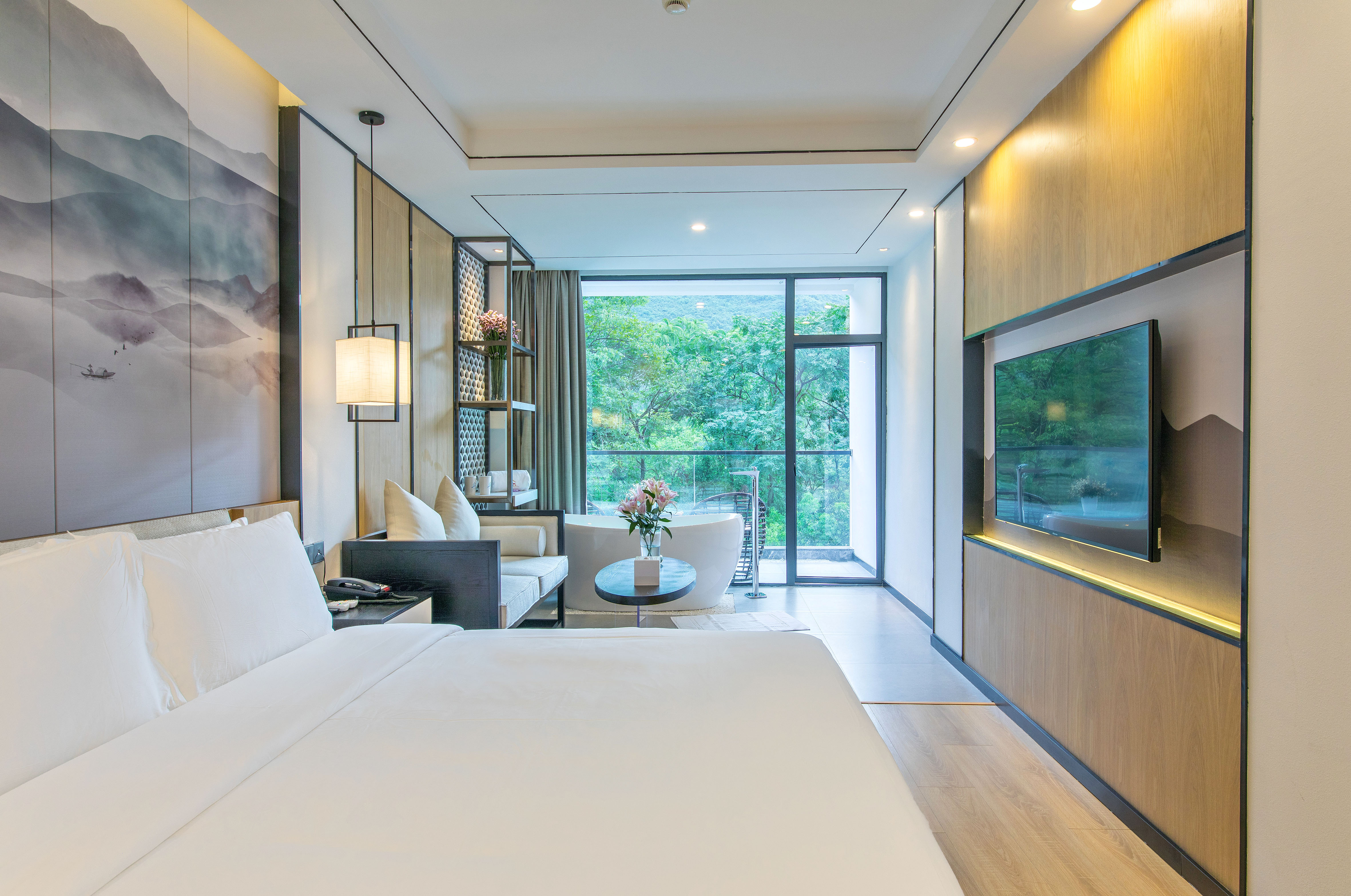 Pastoral Double Bed Room With Scenic Balcony And Scenic Tub