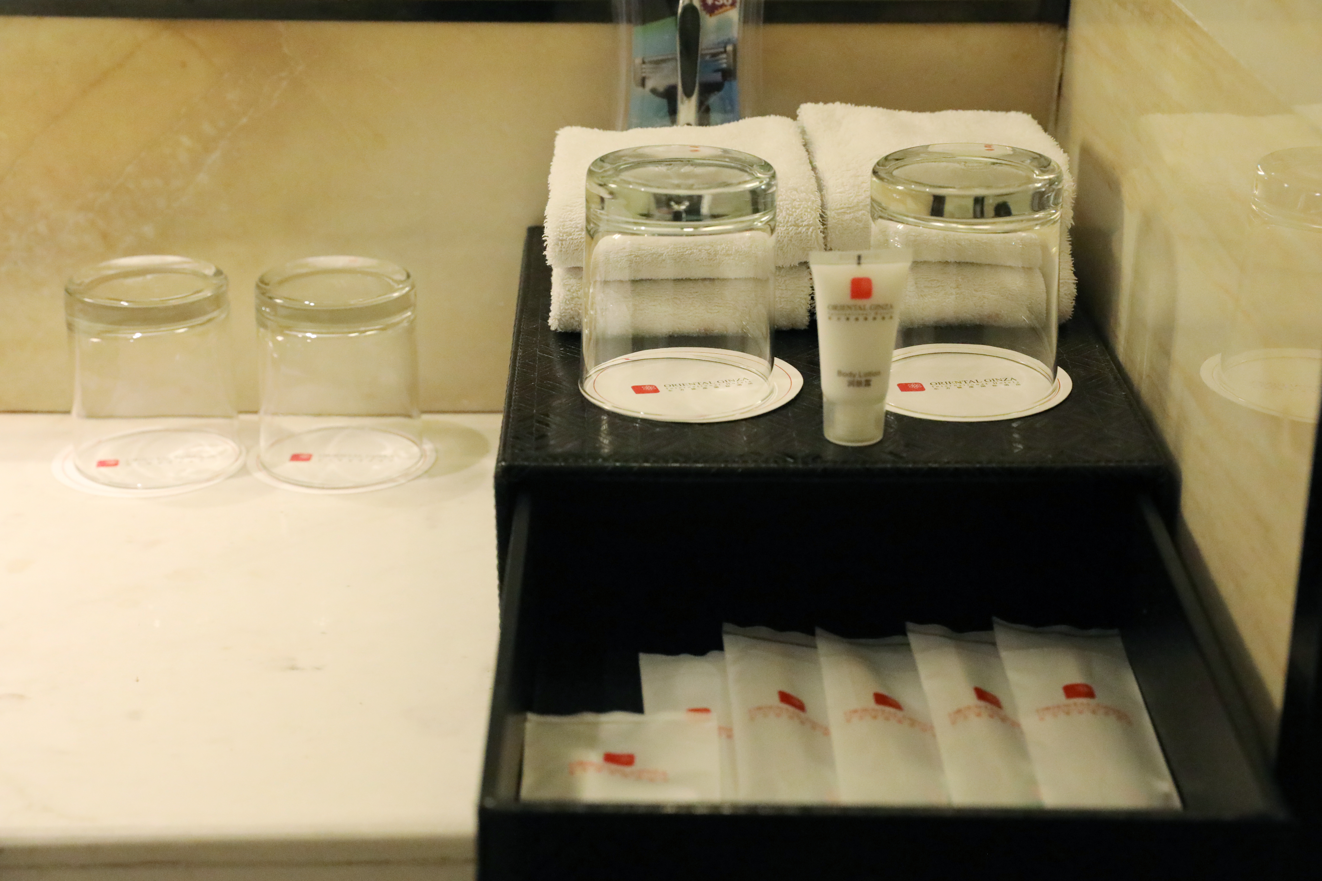 Family Twin Room (Two-Bedroom + Memory Foam Pillows + Tub)