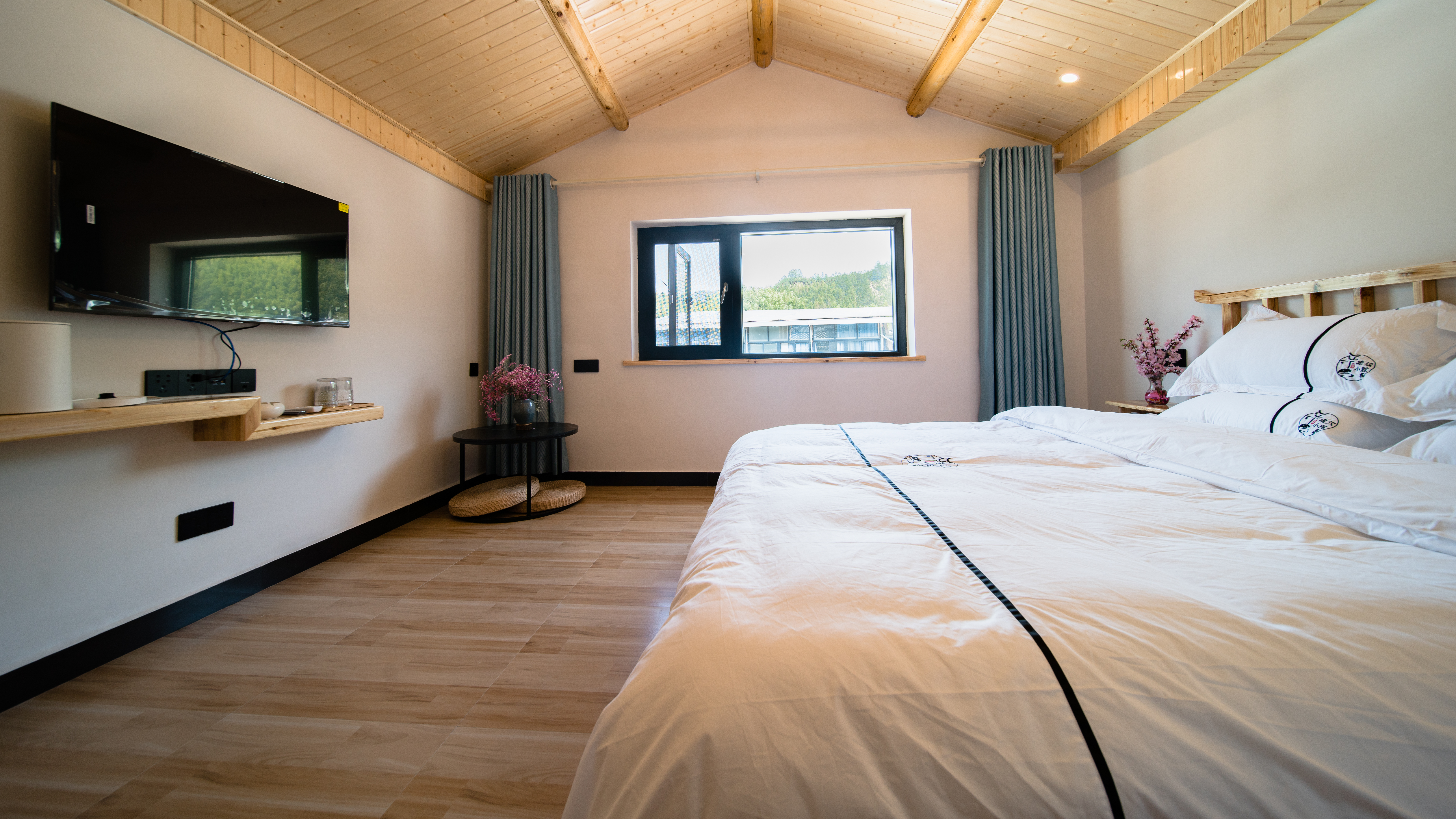 Livable Comfort Double Bed Room