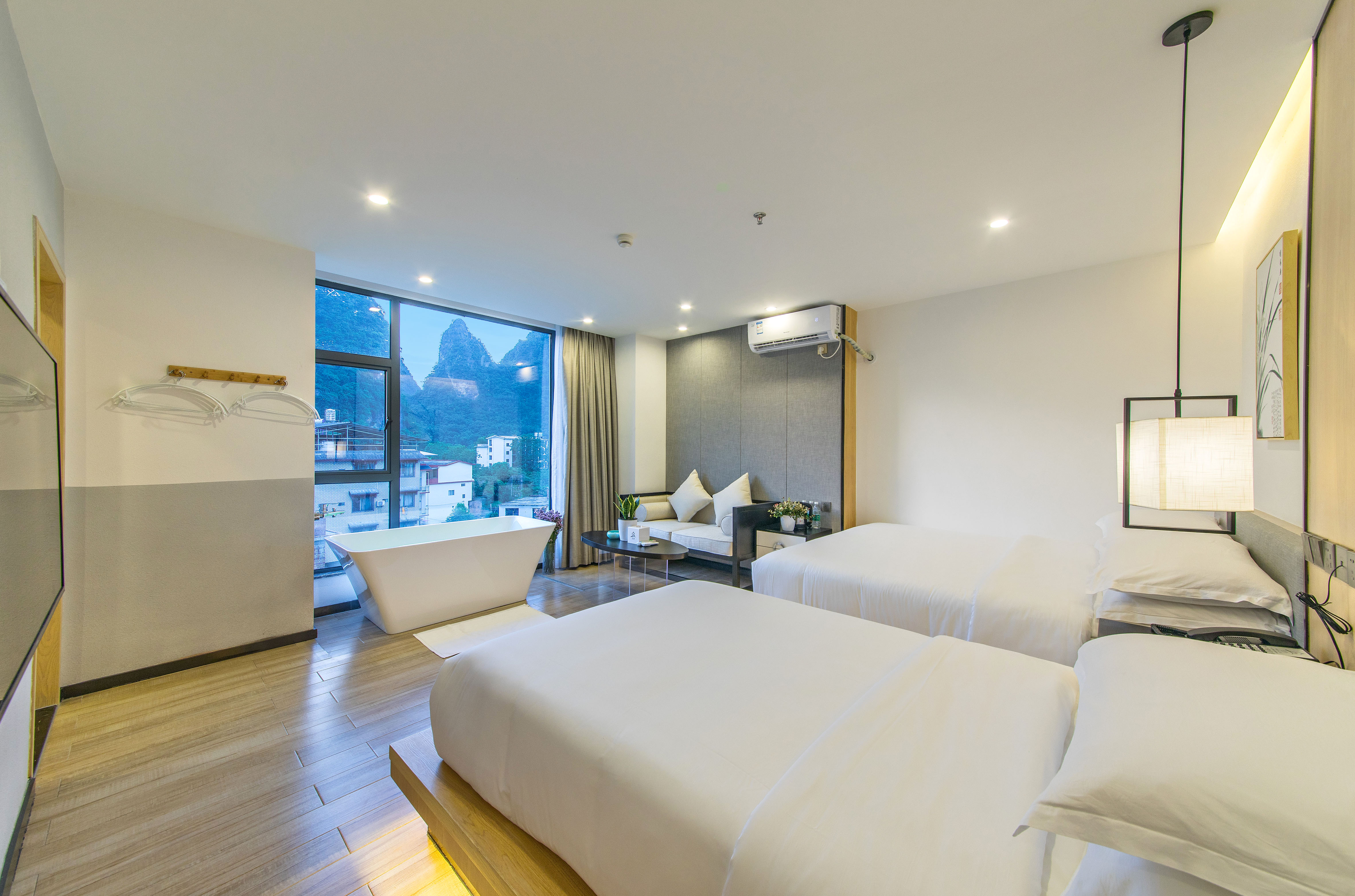 Countryside Impression Family Room With Japanese-Style Tatami Large&Small Beds And Tub