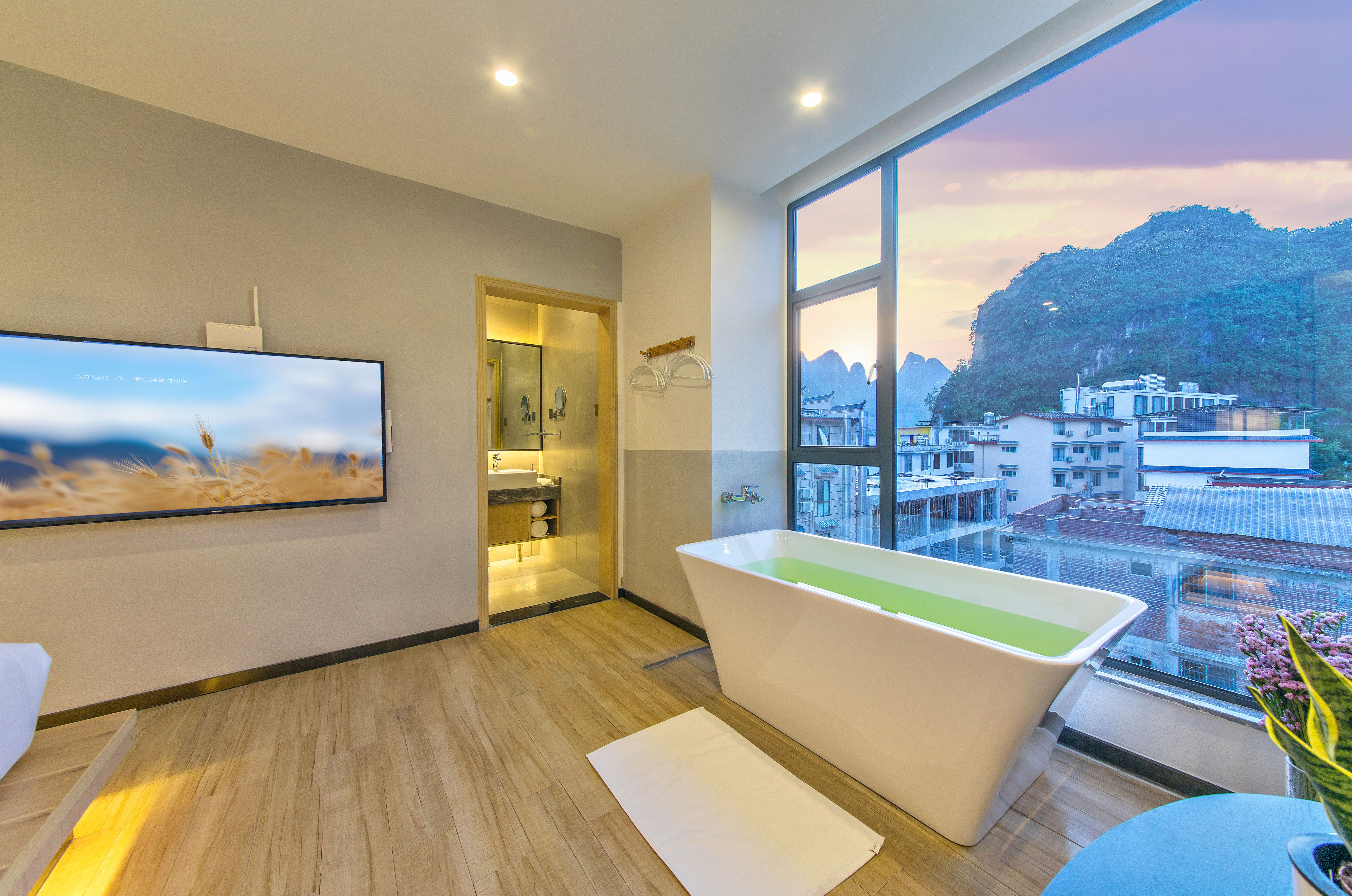 Countryside Impression Family Room With Japanese-Style Tatami Large&Small Beds And Tub