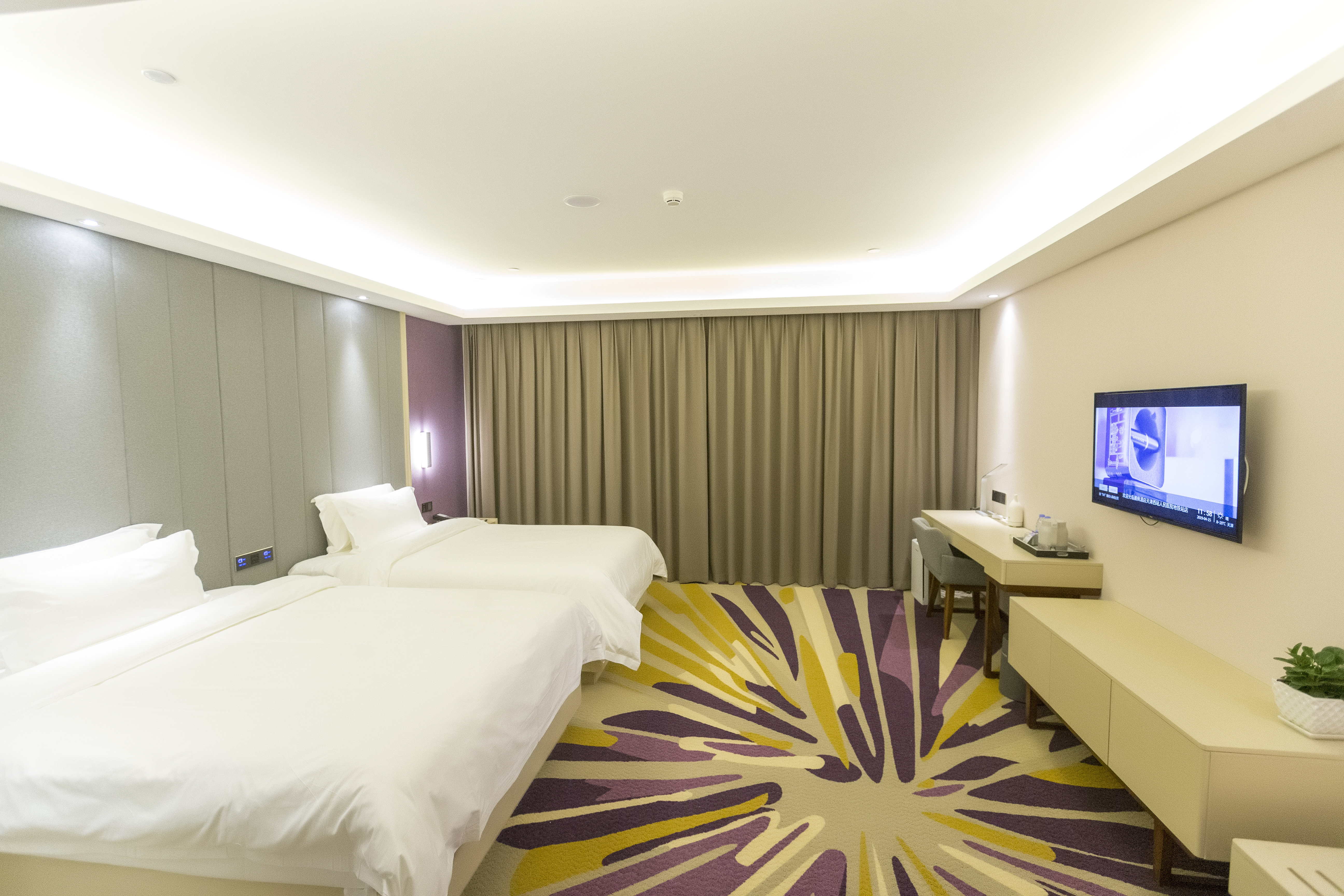 家庭房（慕思床垫+电视投屏+智能客控+小冰箱）