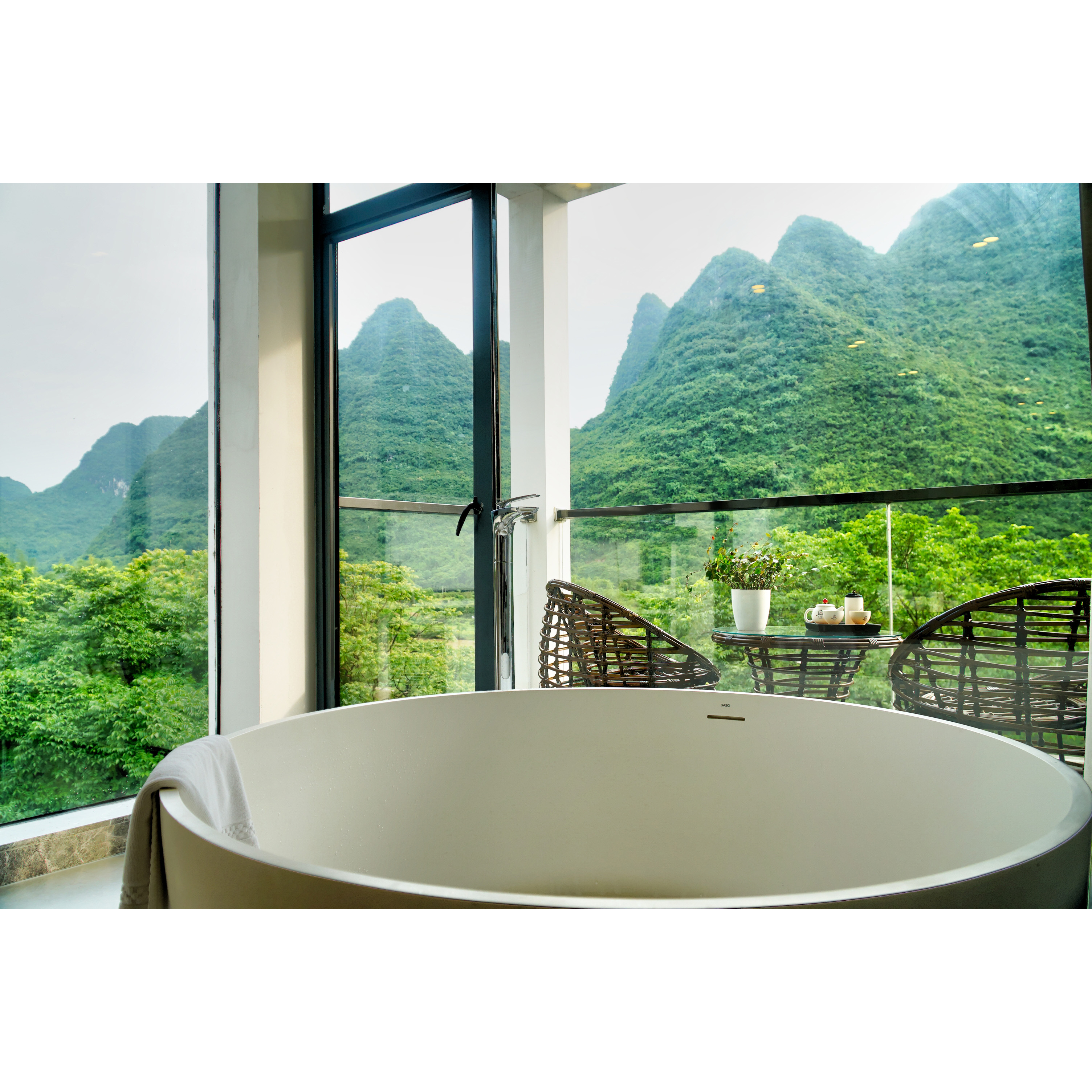 Shanshui Suite With Scenic Balcony And Scenic Round Tub