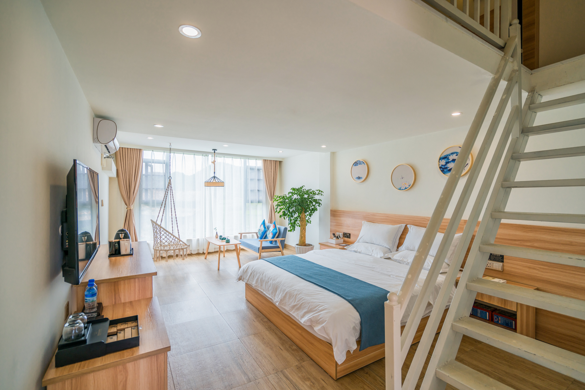 阳光田园跃层家庭房