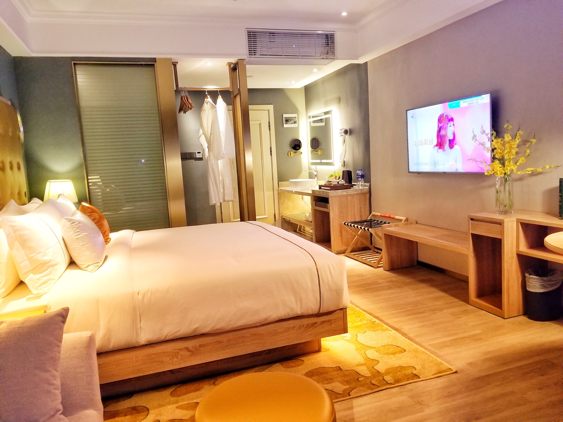 精品大床房【舒适浴袍+安睡床品】