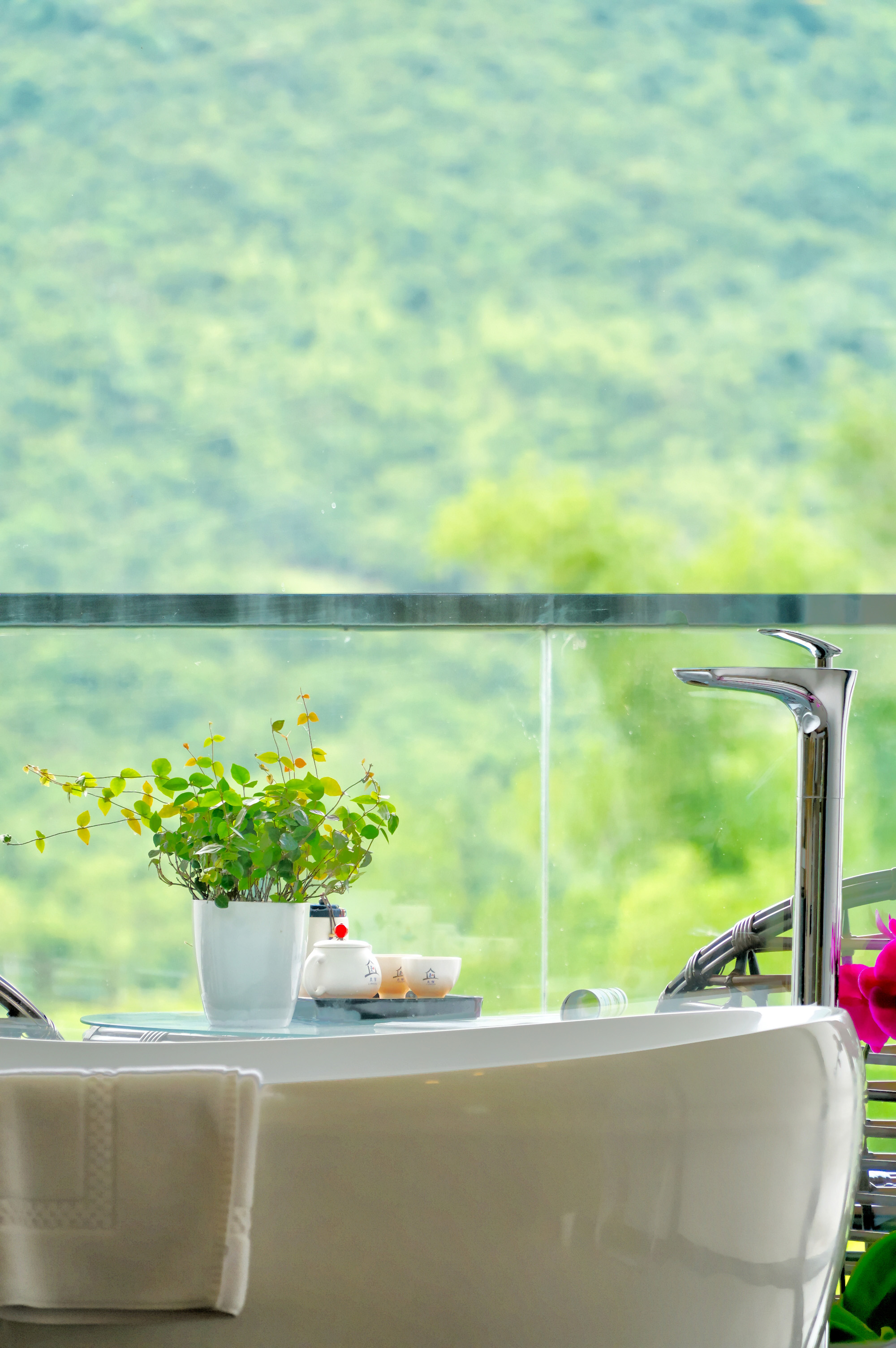 Shanshui Double Bed Room With Scenic Balcony And Scenic Tub