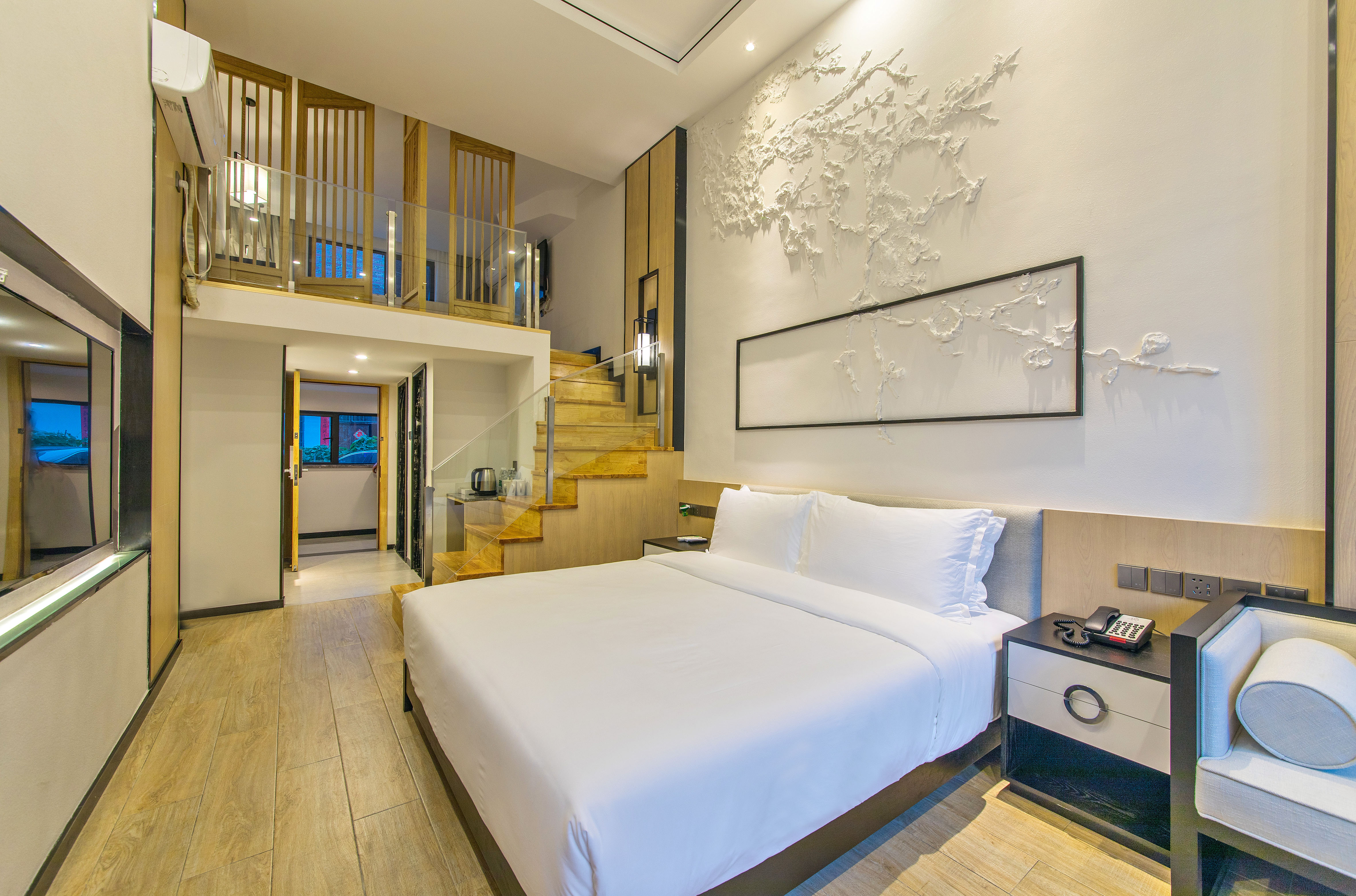 Duplex Family Room With Outdoor Tub And Two Bedrooms