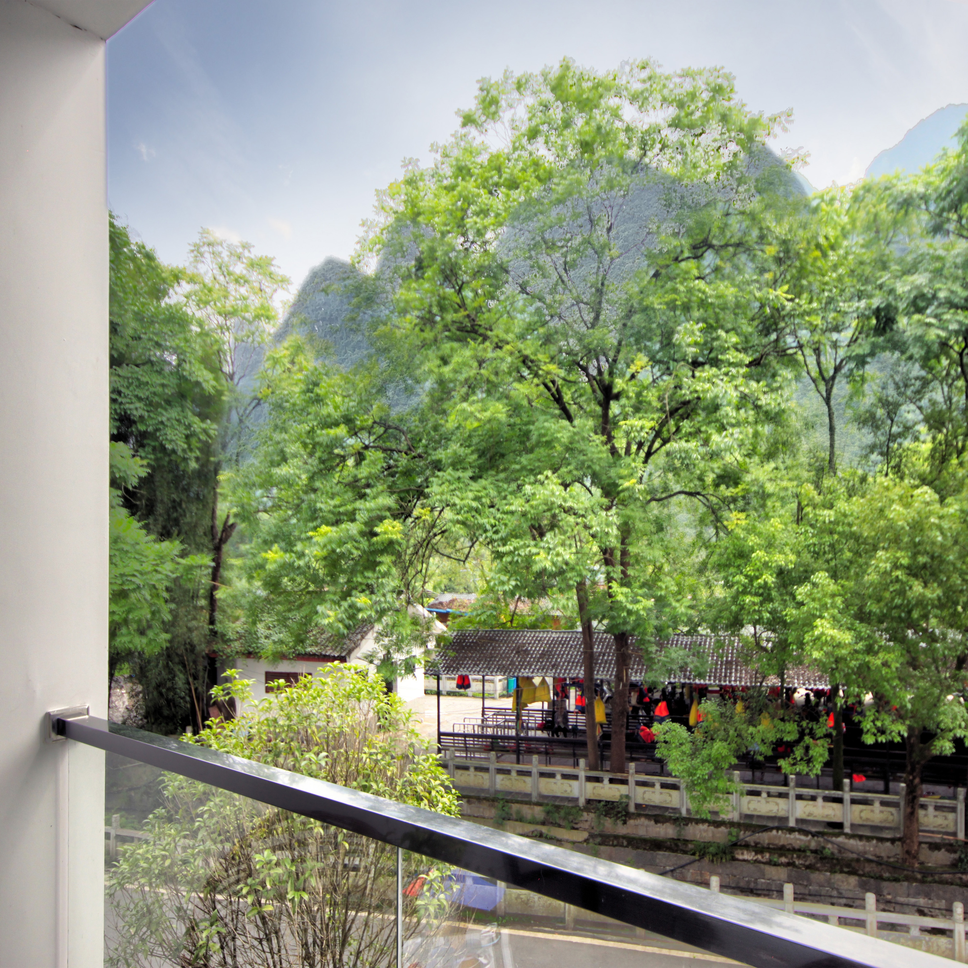 Pastoral Double Bed Room With Scenic Balcony And Scenic Tub