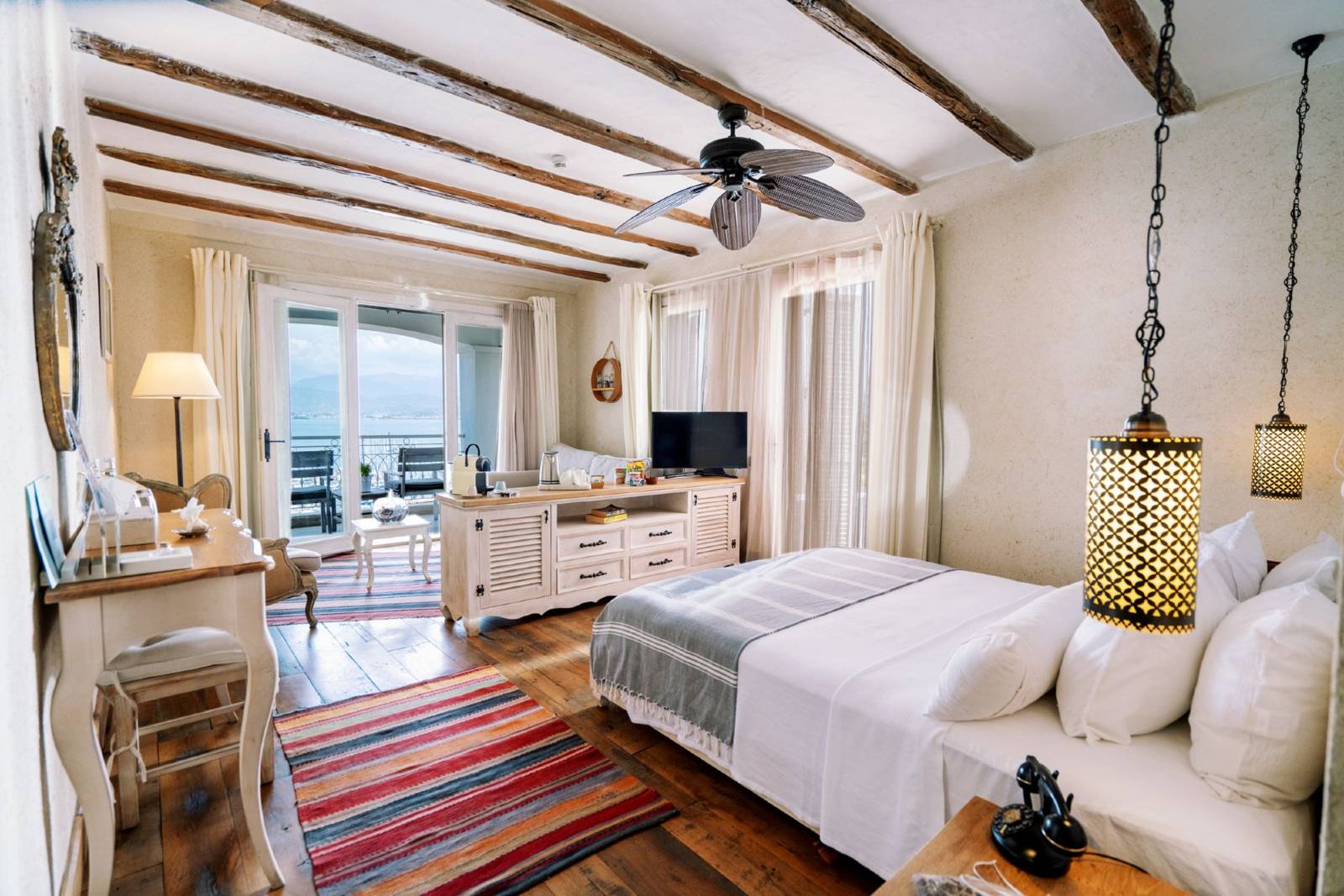 海景大床套房（带按摩浴缸）