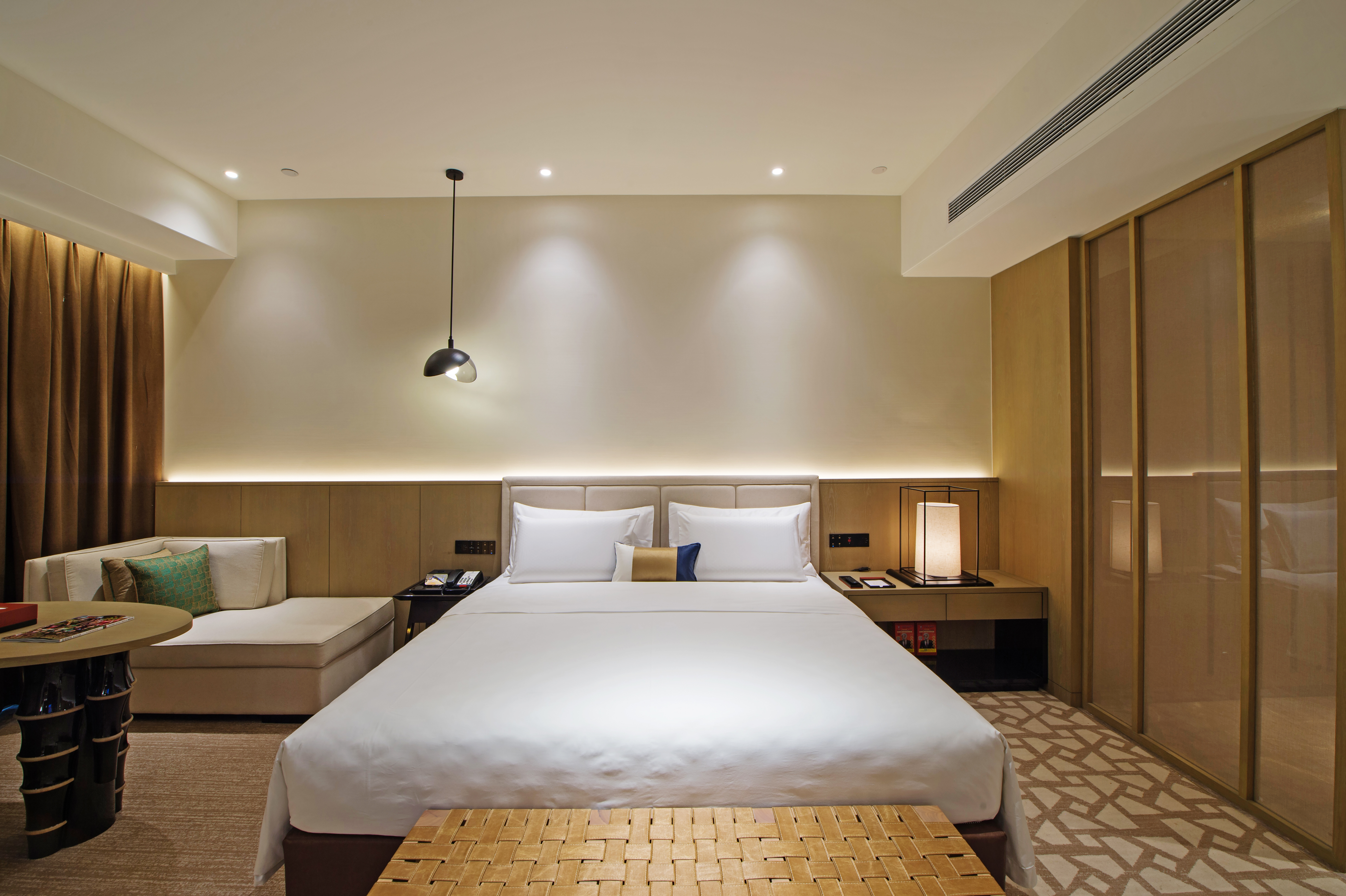 贵宾楼|悠然大床房（Mini吧+英国轻奢床垫+电视投屏）