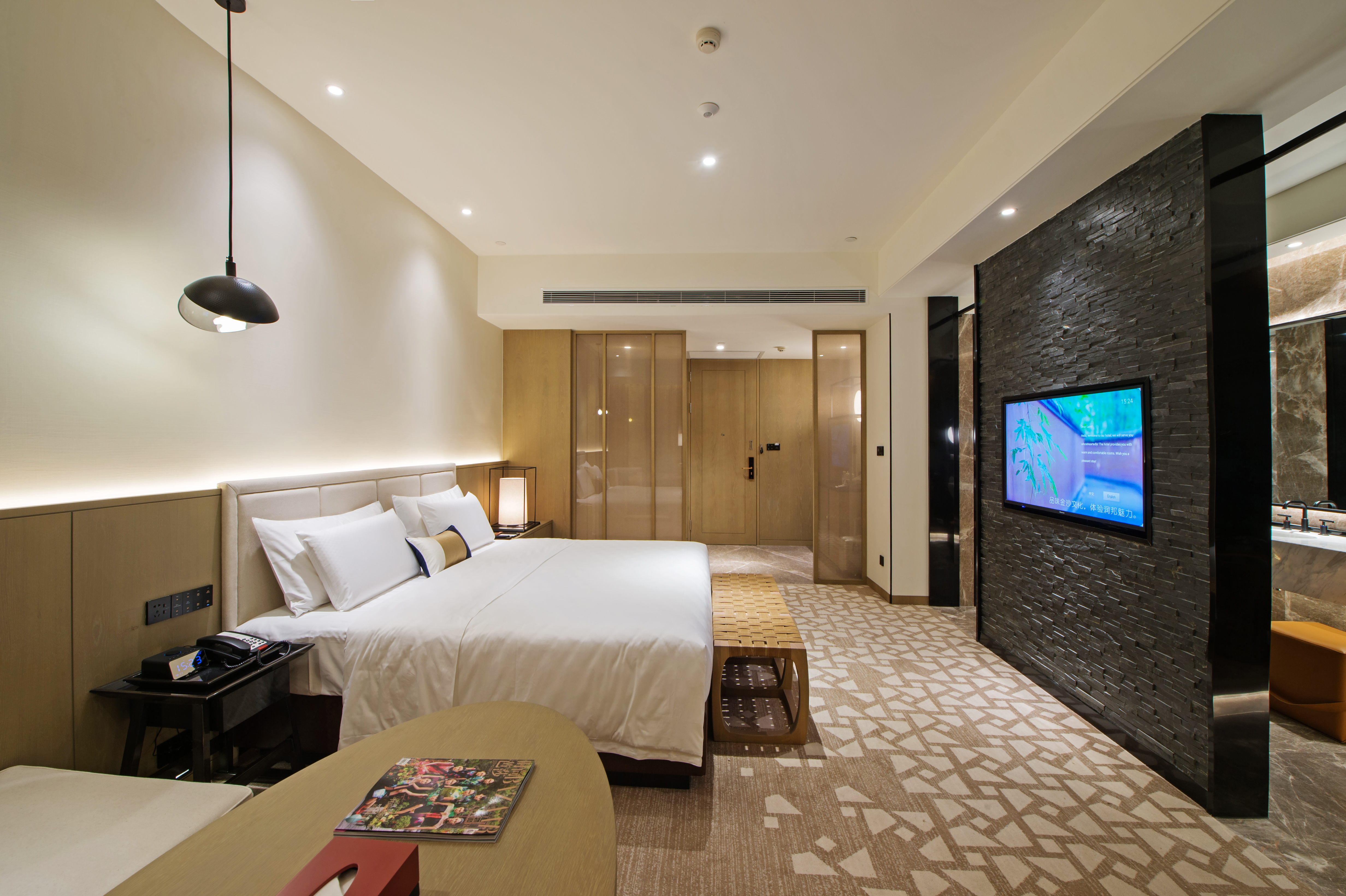 贵宾楼|悠然大床房（Mini吧+英国轻奢床垫+电视投屏）